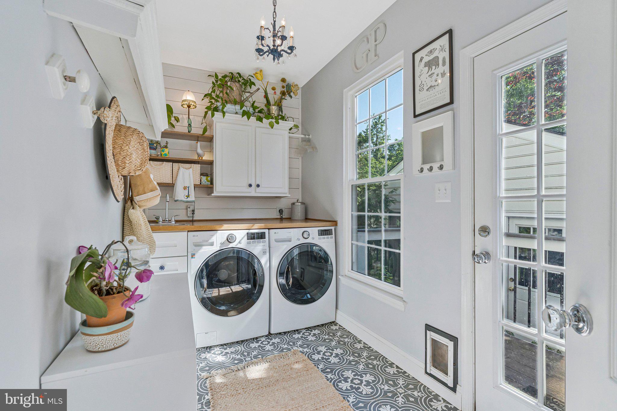 SOUTH RIDING - Residential