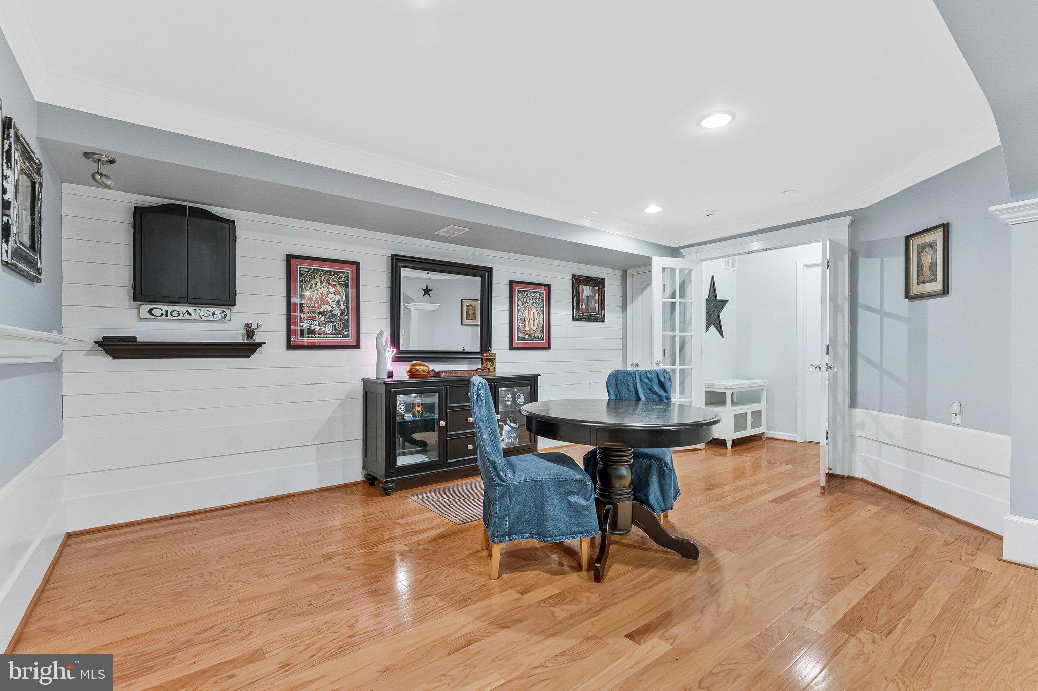 SOUTH RIDING - Residential