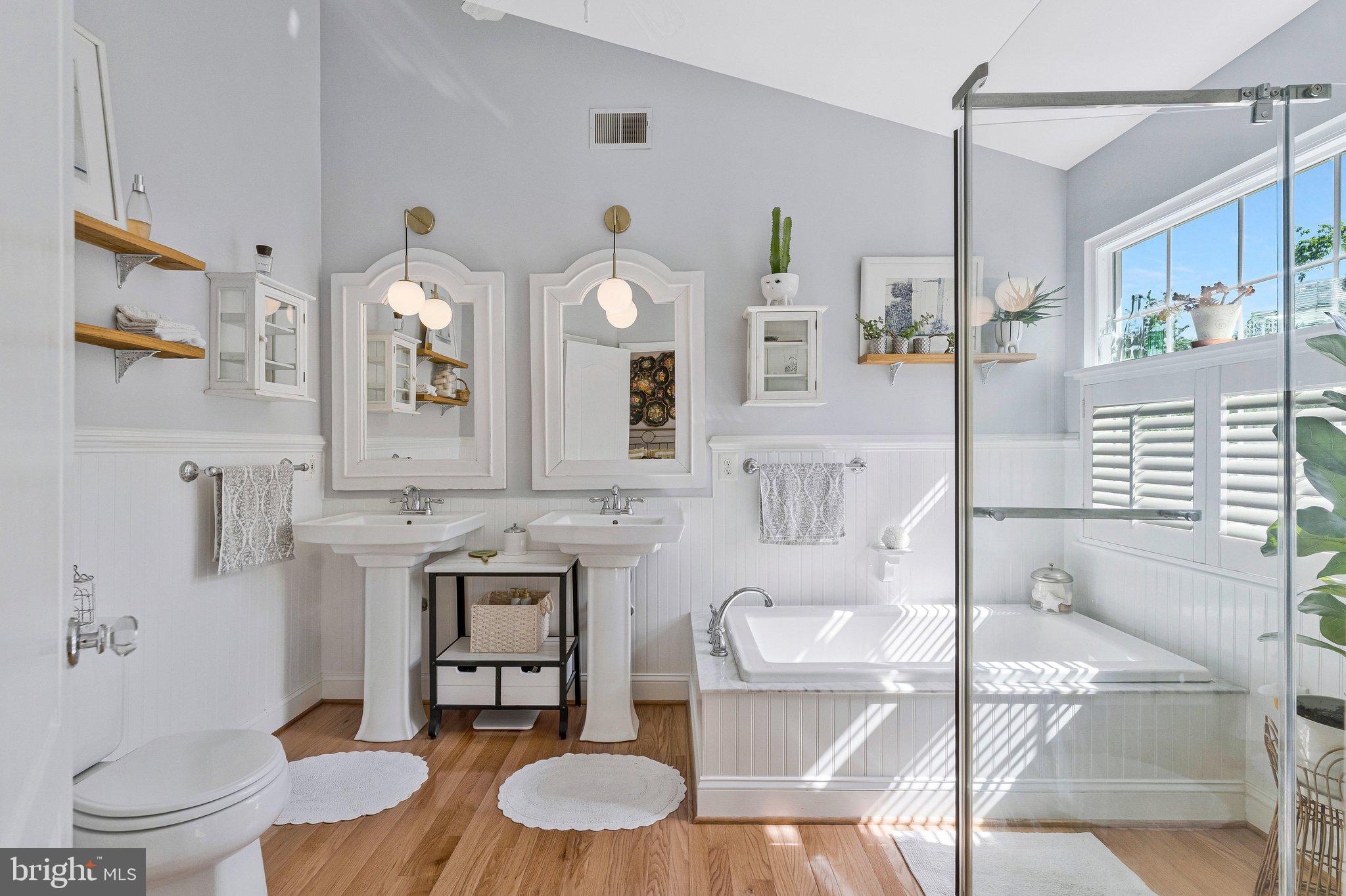 SOUTH RIDING - Residential
