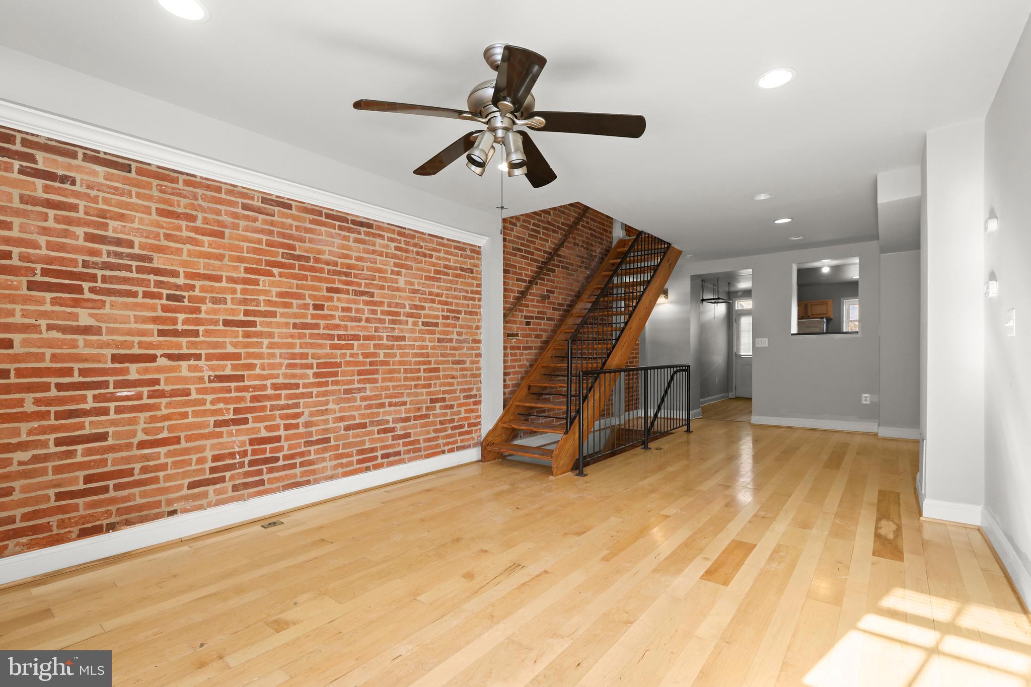 HOLLINS MARKET - Residential