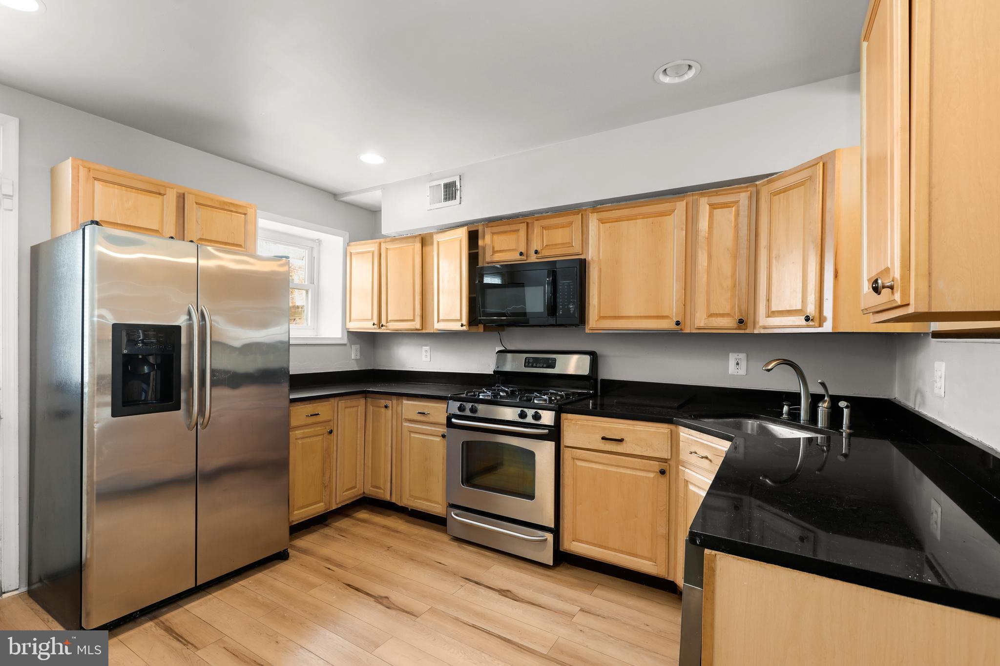 HOLLINS MARKET - Residential