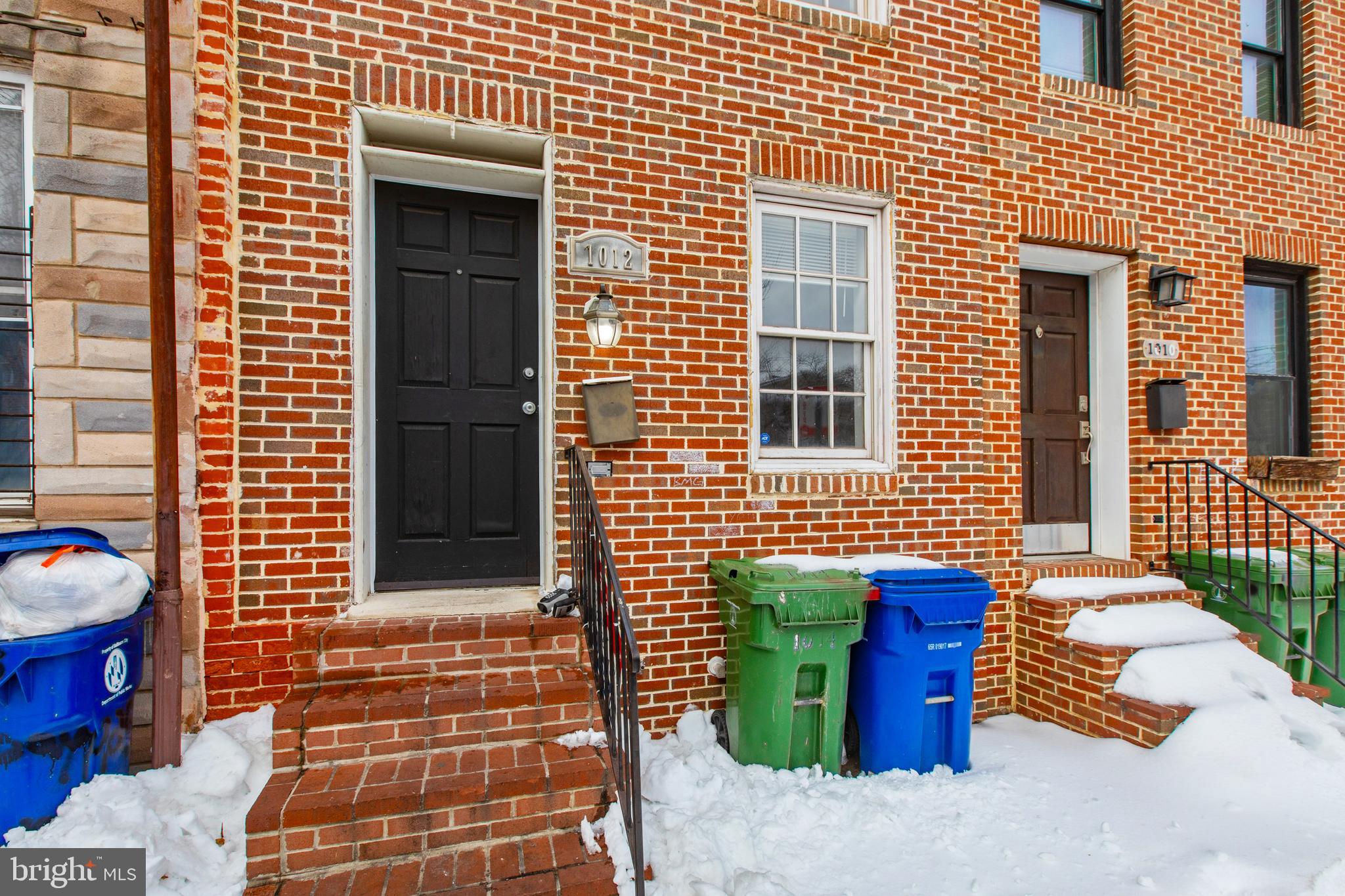 HOLLINS MARKET - Residential