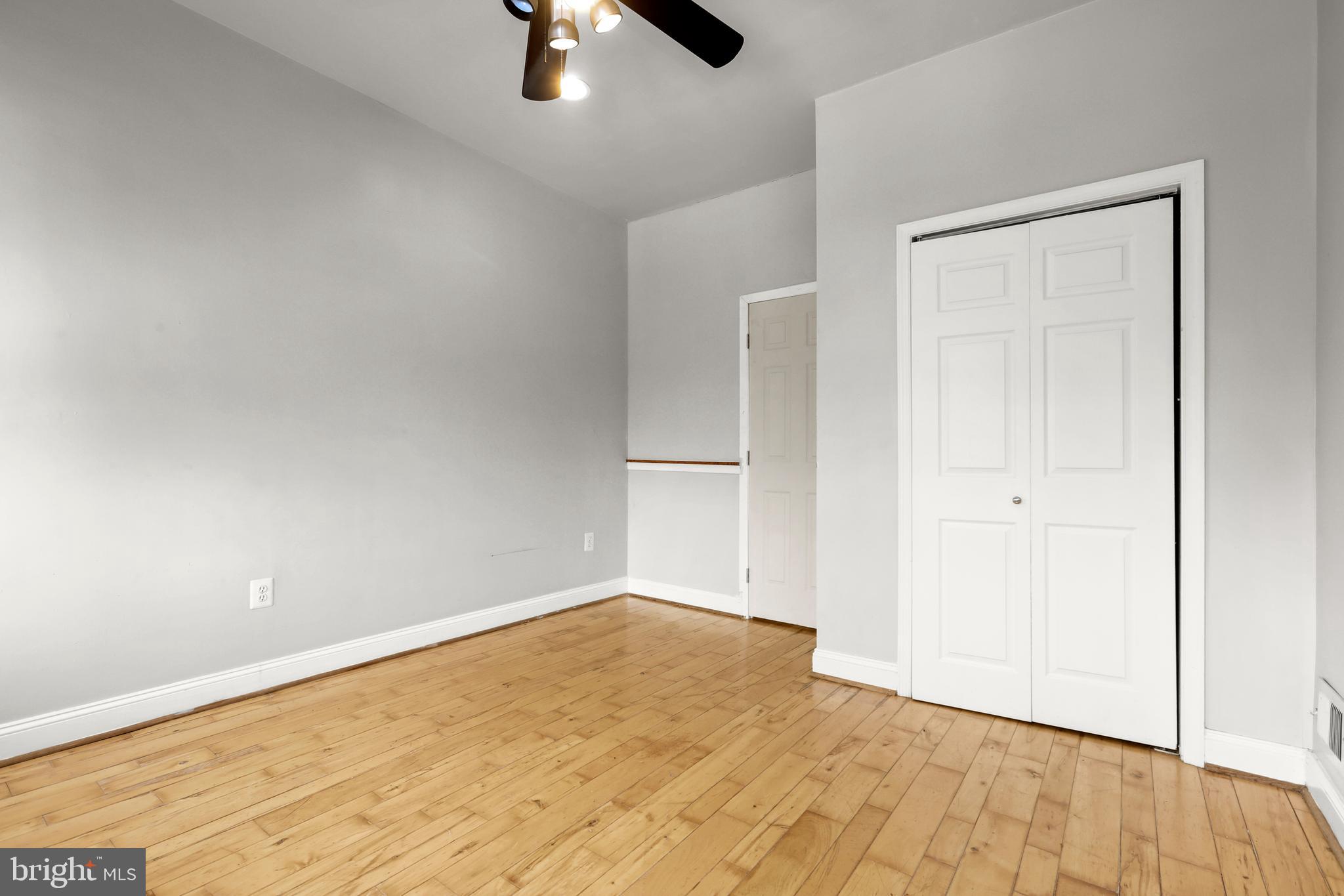 HOLLINS MARKET - Residential