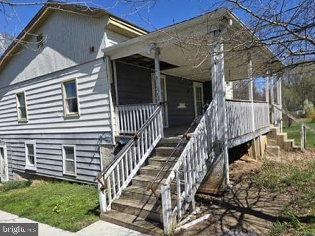 Built in 1968, this one level home offers approximately 1836 finished square feet, five bedrooms and three full baths, full partially finished basement, covered front porch and detached 2-car garage. This home sits on an approximate 78800 sqft lot. Home is in need of many repairs to convert back to single family.