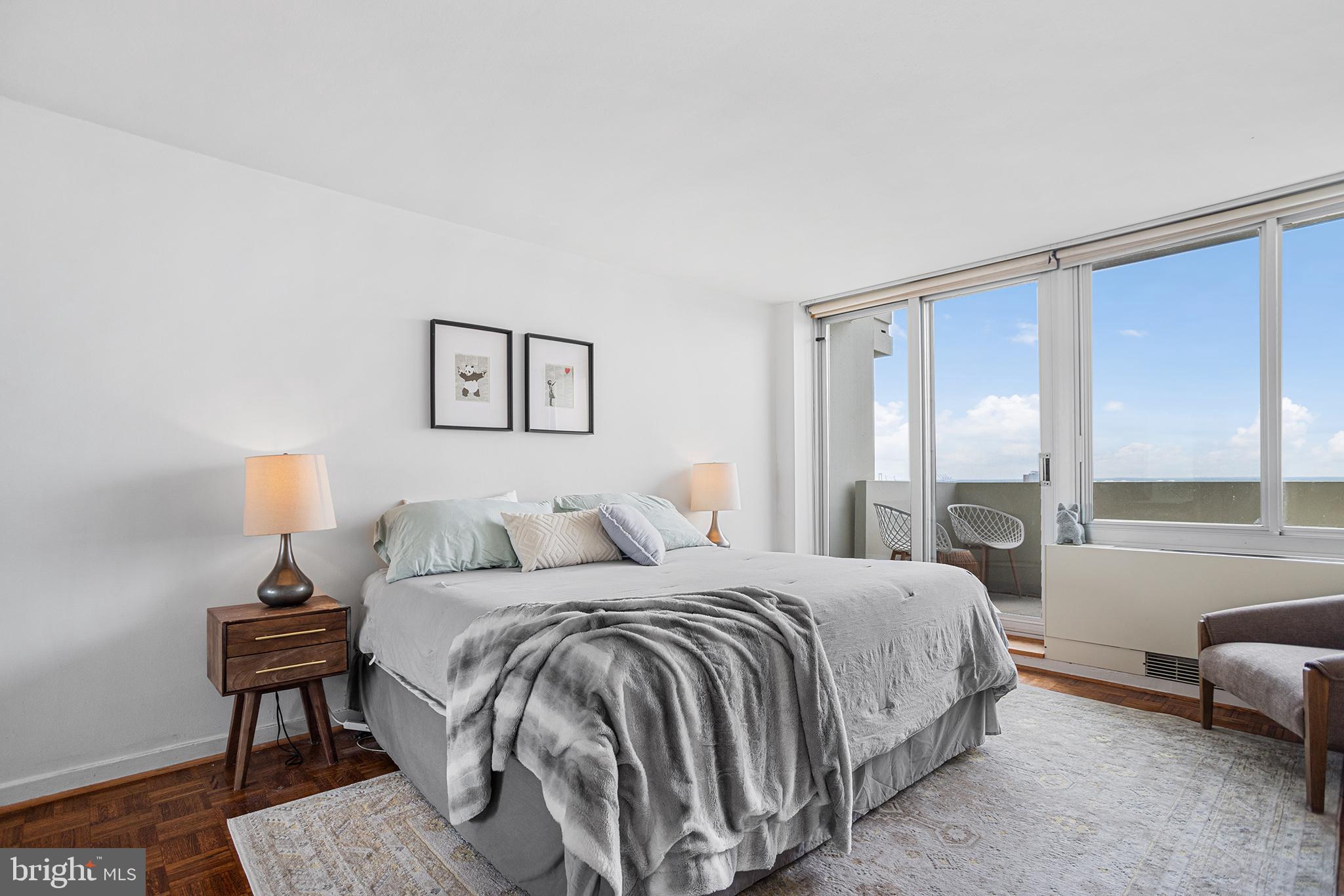 SOCIETY HILL - Residential