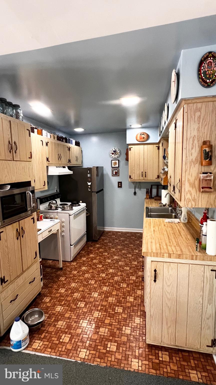 NORTH MOUNTAIN ESTATES - Residential