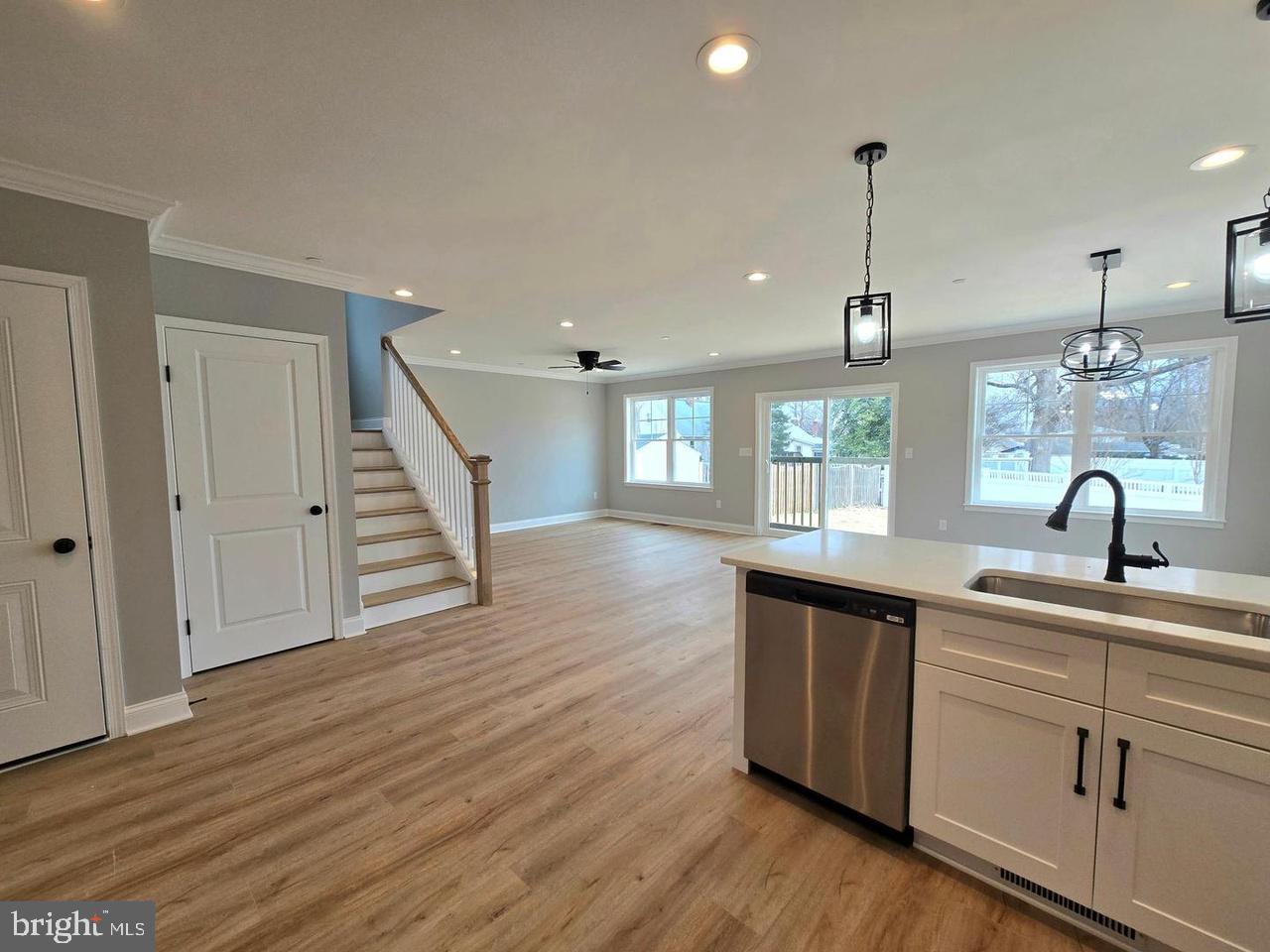 RIVIERA BEACH - Residential