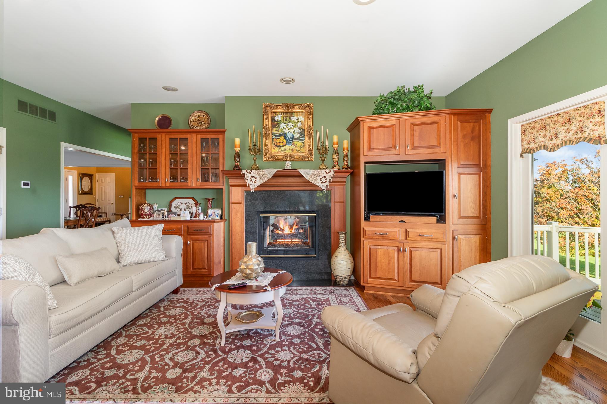 MOUNTAIN VIEW - Residential