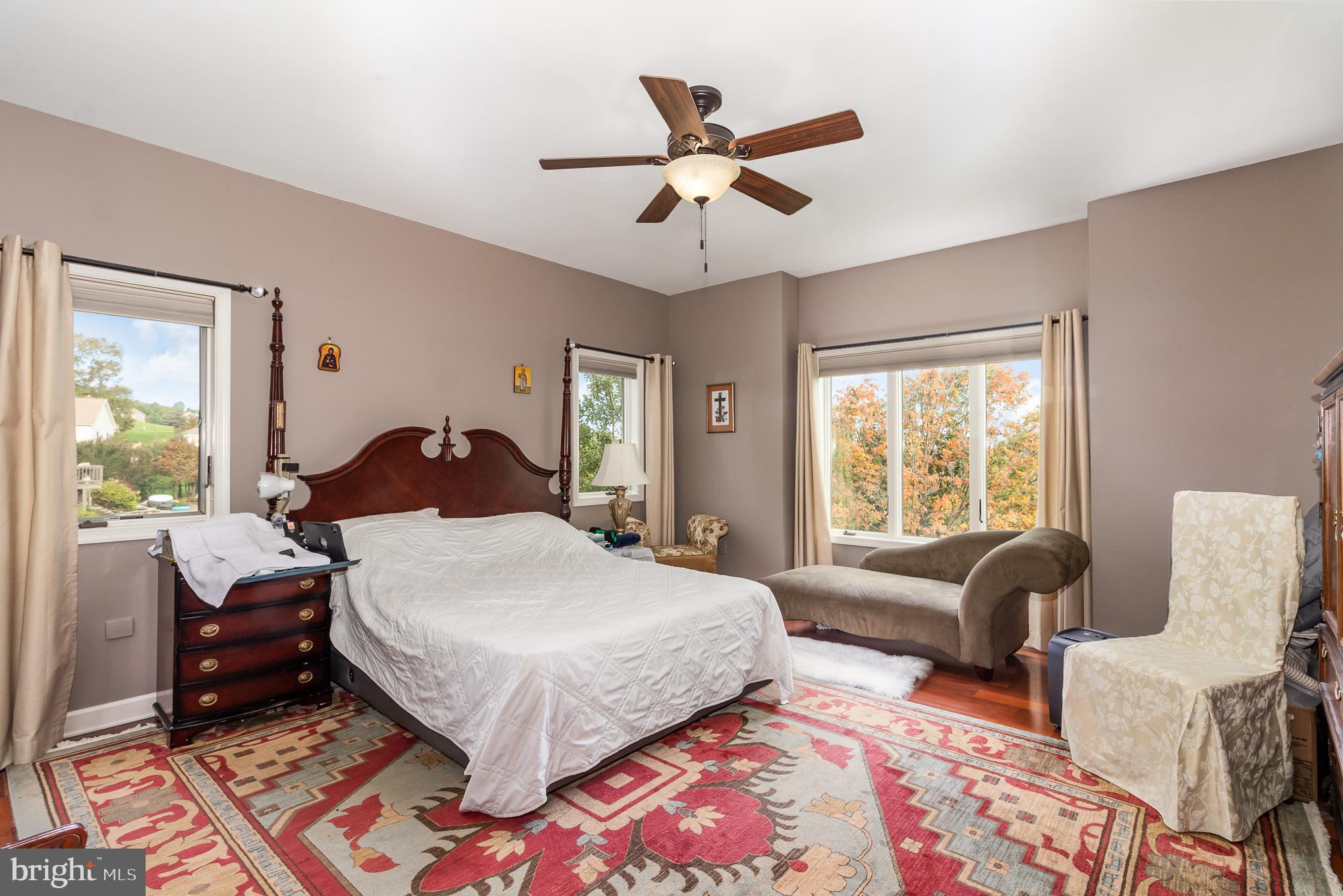 MOUNTAIN VIEW - Residential