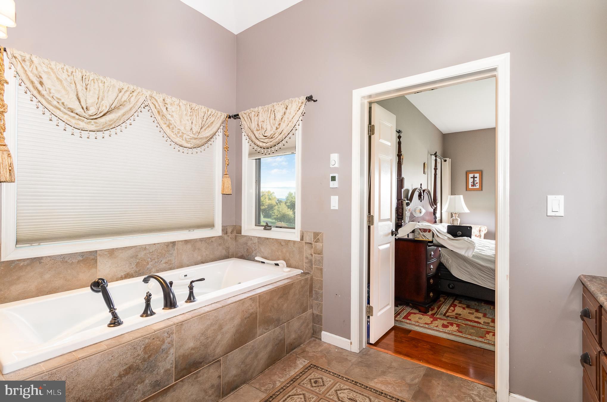 MOUNTAIN VIEW - Residential