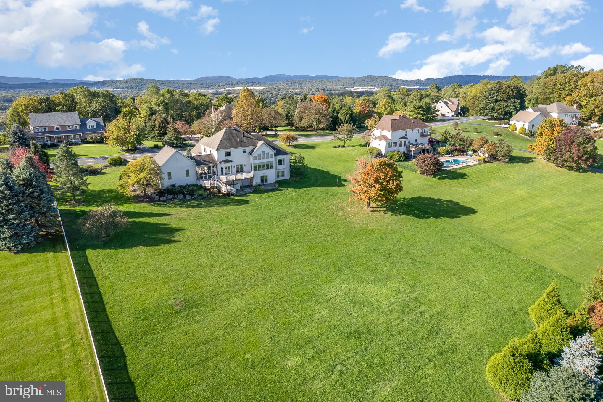 MOUNTAIN VIEW - Residential
