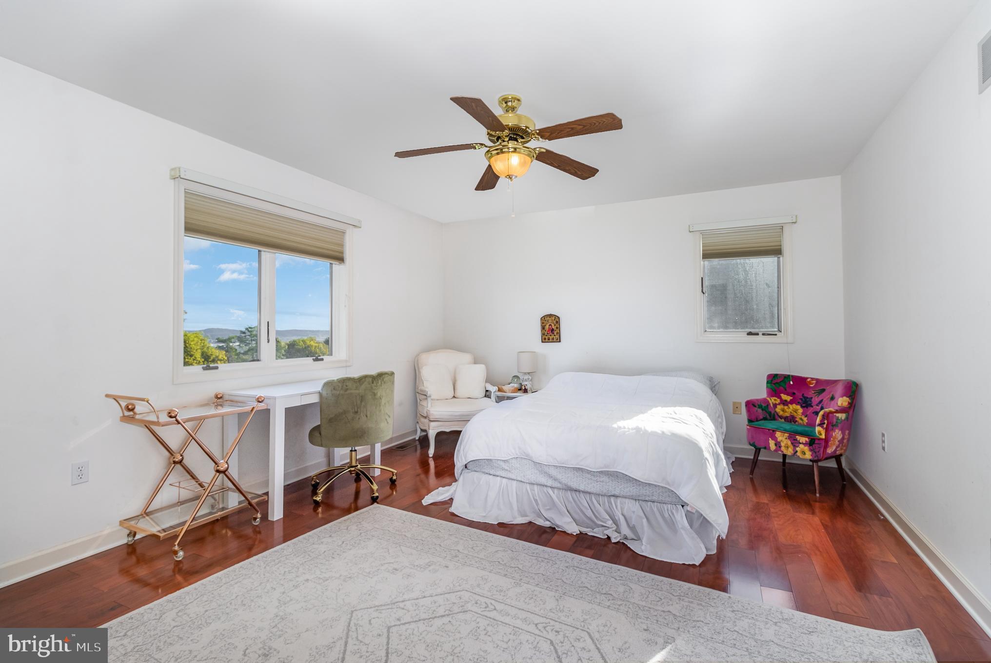MOUNTAIN VIEW - Residential