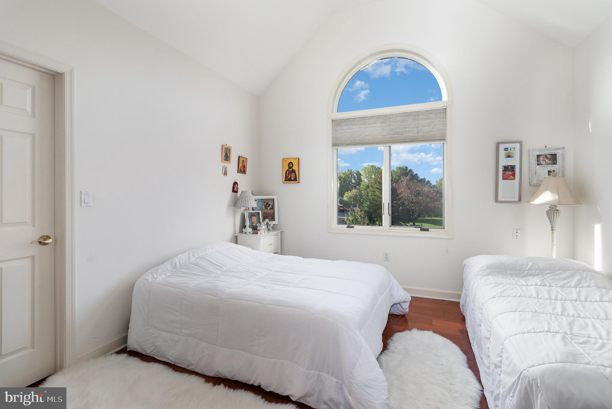 MOUNTAIN VIEW - Residential