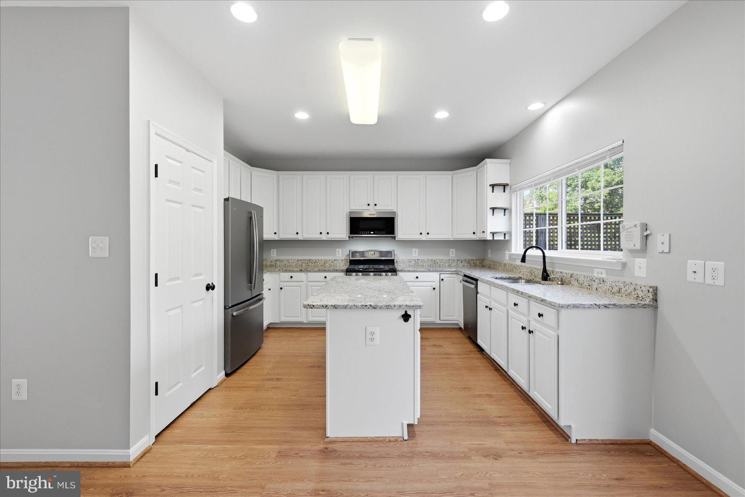 SPRING LAKES - Residential