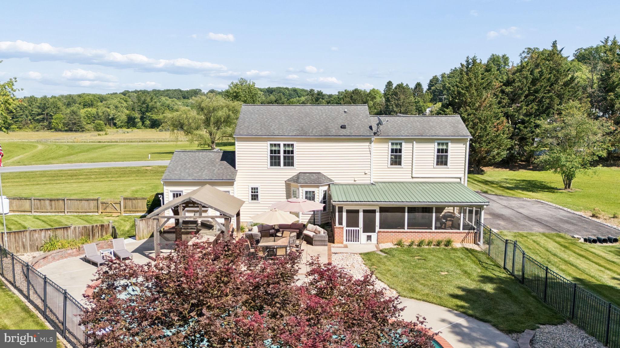 BRADDOCK MANOR - Residential