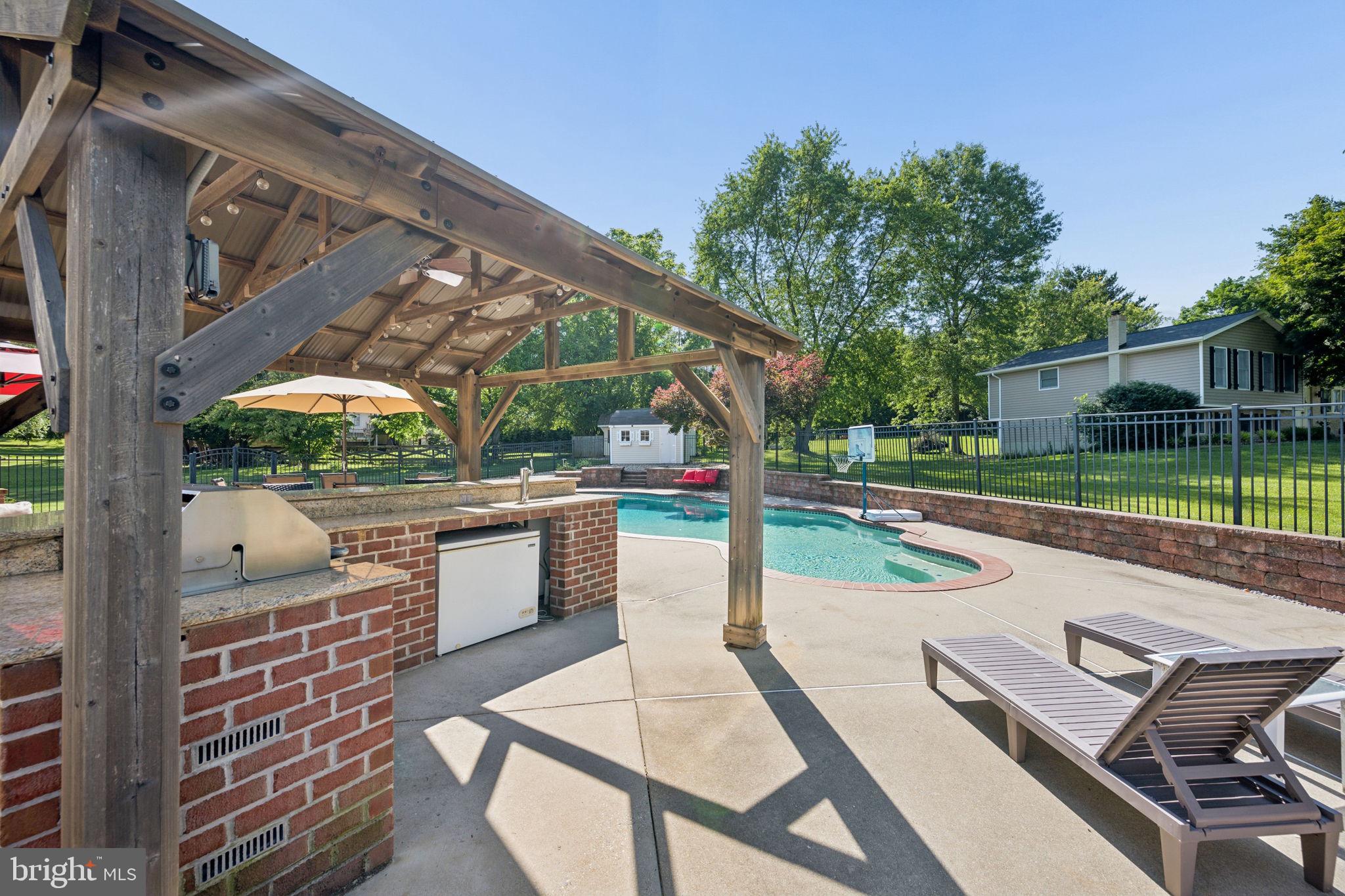 BRADDOCK MANOR - Residential