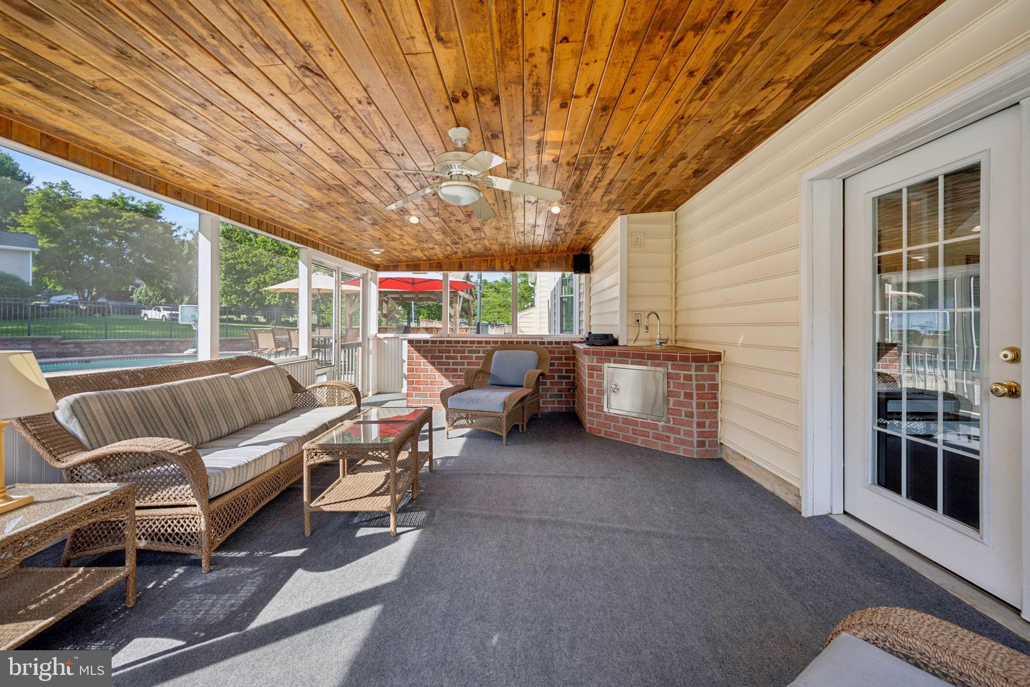 BRADDOCK MANOR - Residential
