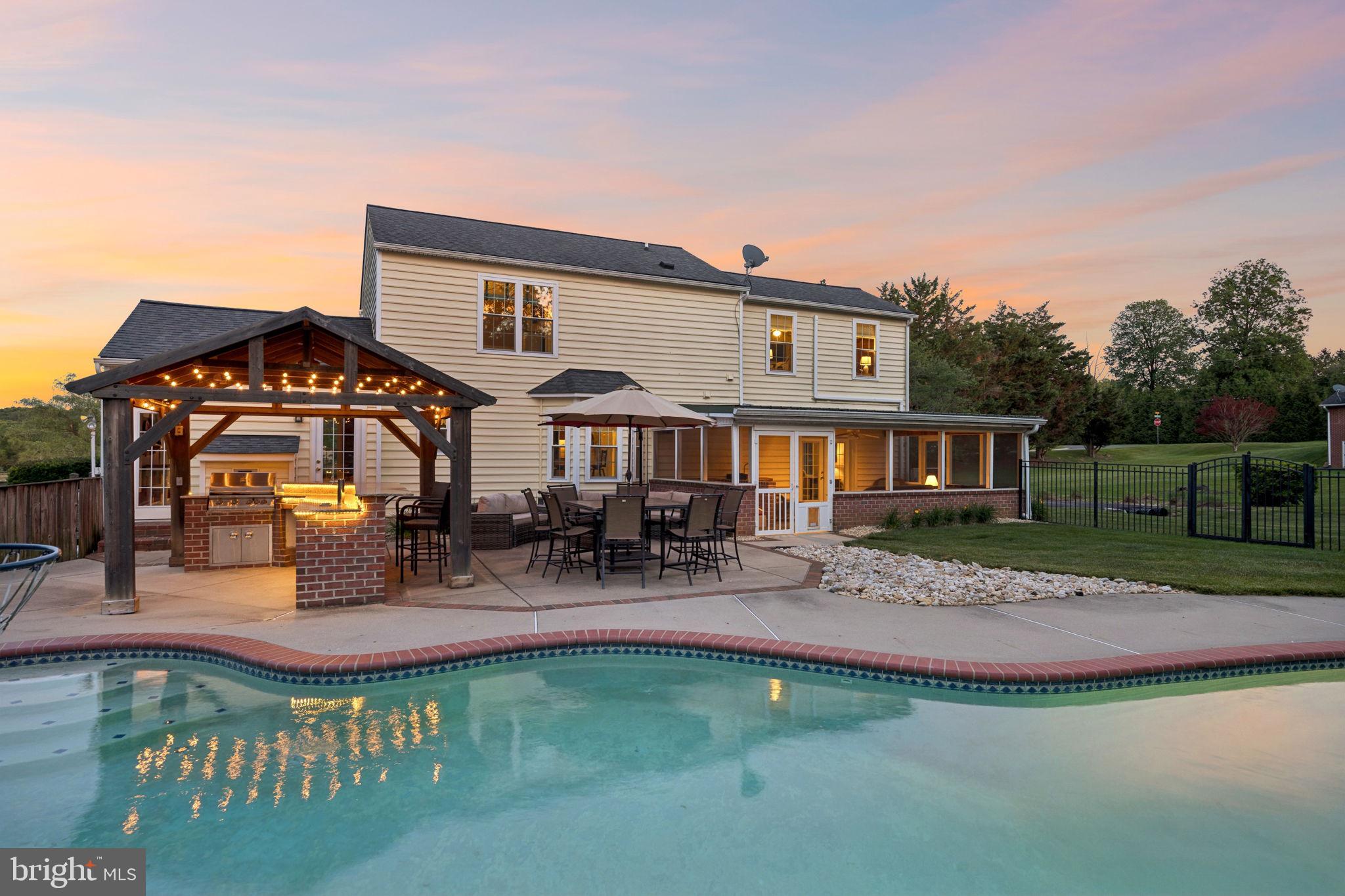 BRADDOCK MANOR - Residential