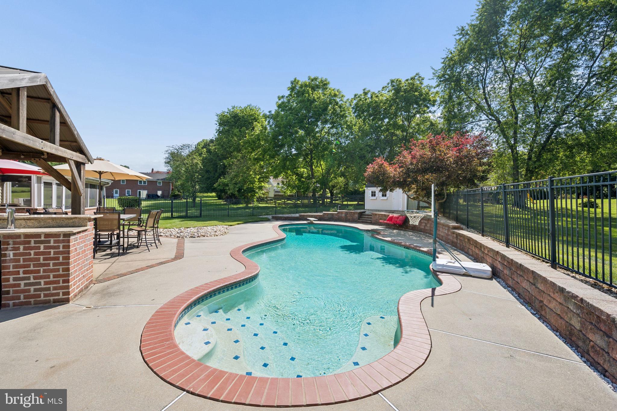 BRADDOCK MANOR - Residential