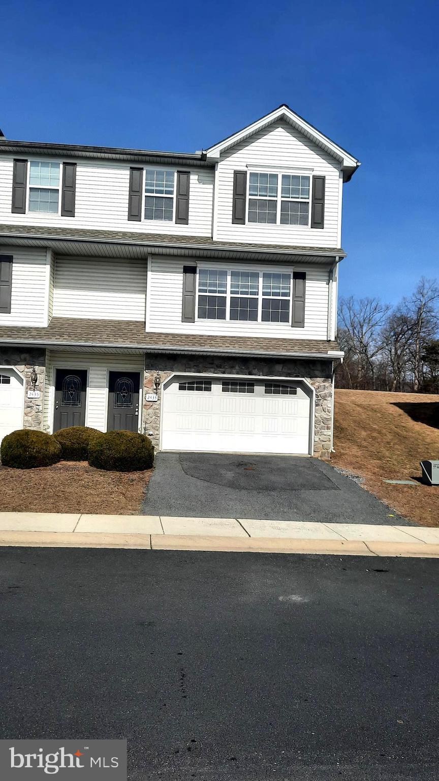 MARGARETS GROVE - Residential Lease
