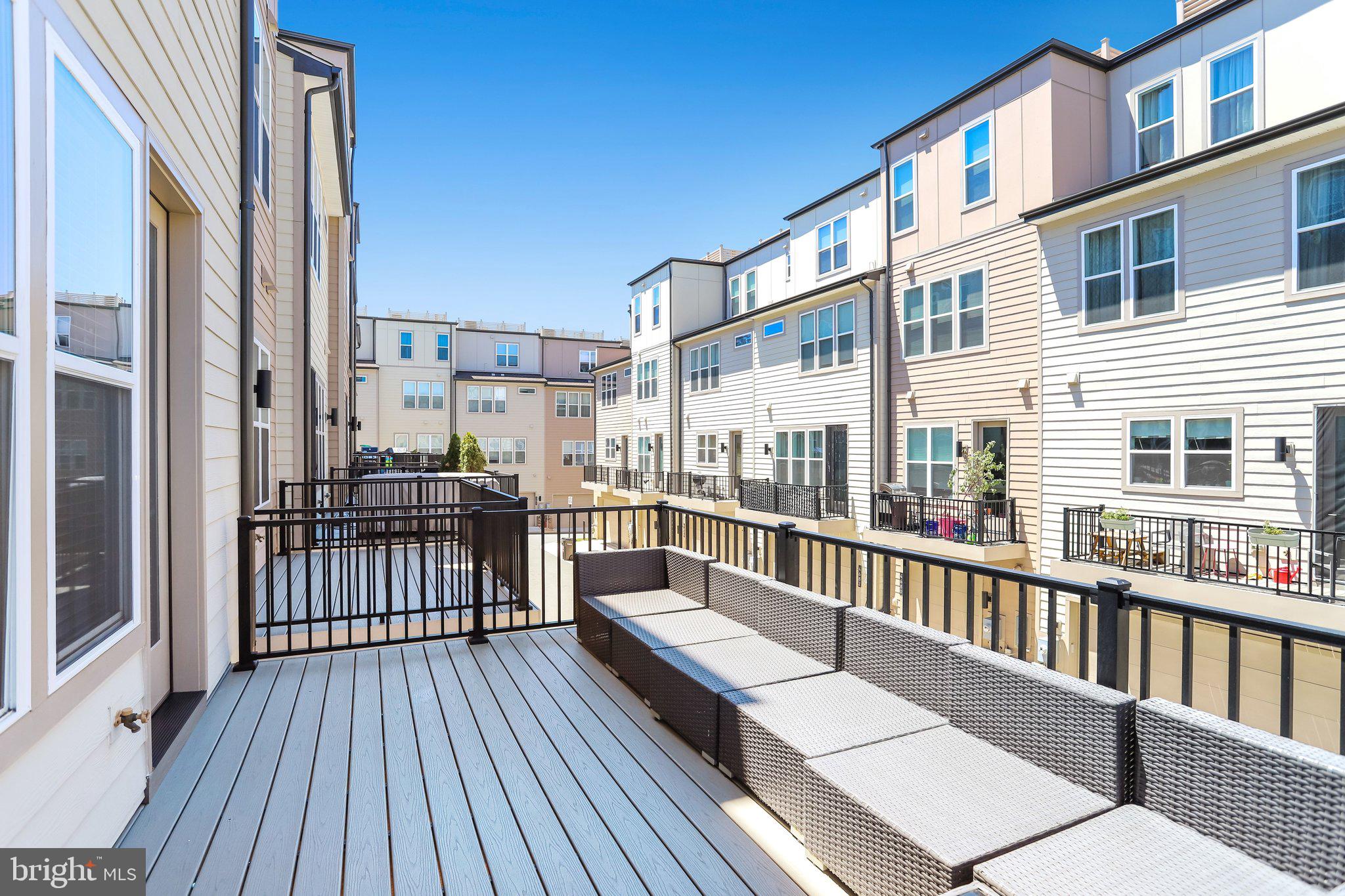 COMMONWEALTH PLACE AT WESTFIELDS - Residential