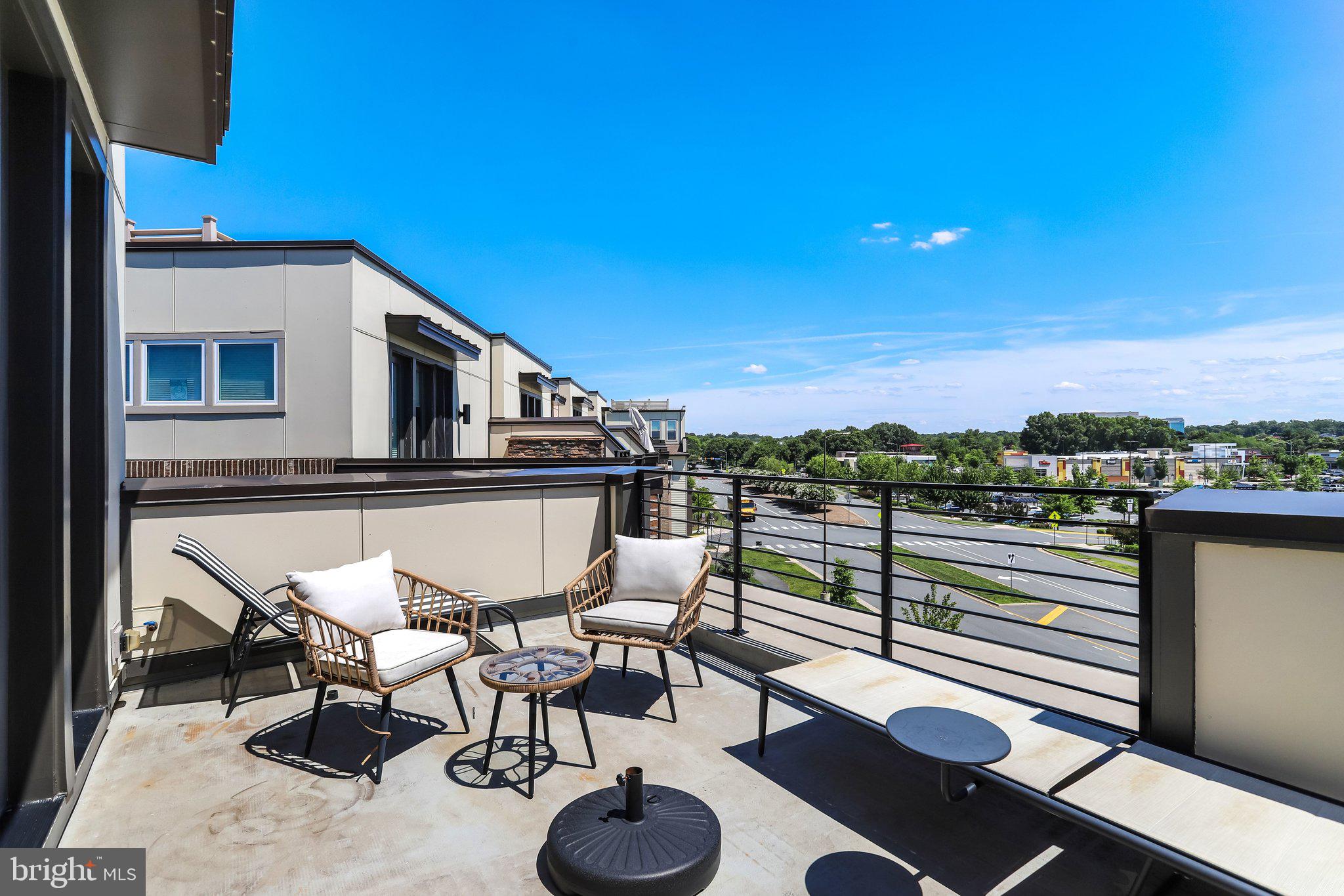 COMMONWEALTH PLACE AT WESTFIELDS - Residential
