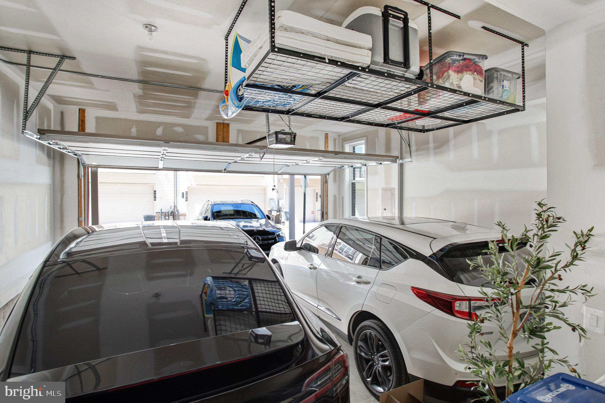 COMMONWEALTH PLACE AT WESTFIELDS - Residential