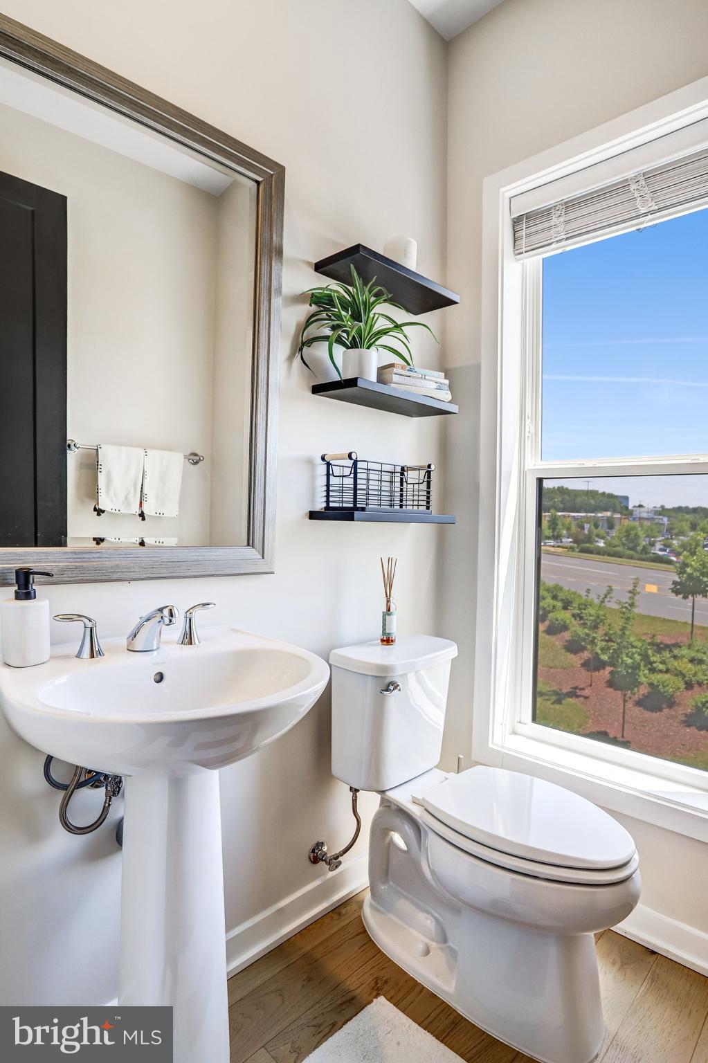 COMMONWEALTH PLACE AT WESTFIELDS - Residential
