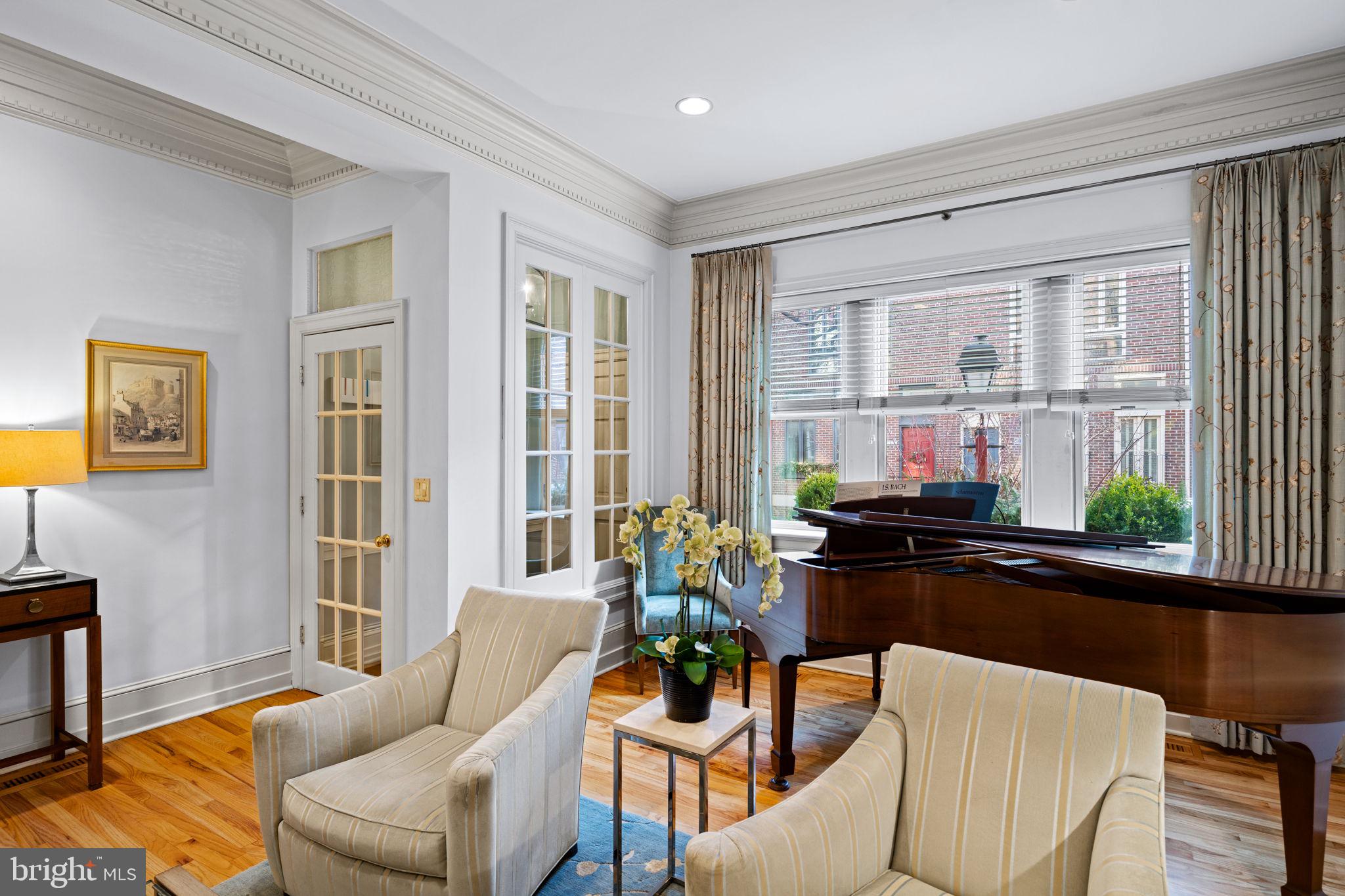 SOCIETY HILL - Residential