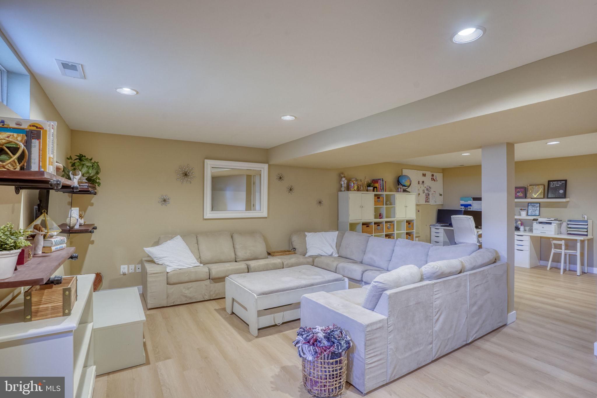 MEADOWS AT SHAWNEE - Residential
