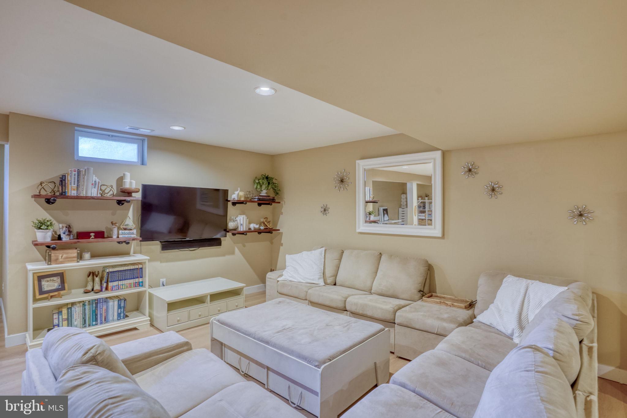 MEADOWS AT SHAWNEE - Residential