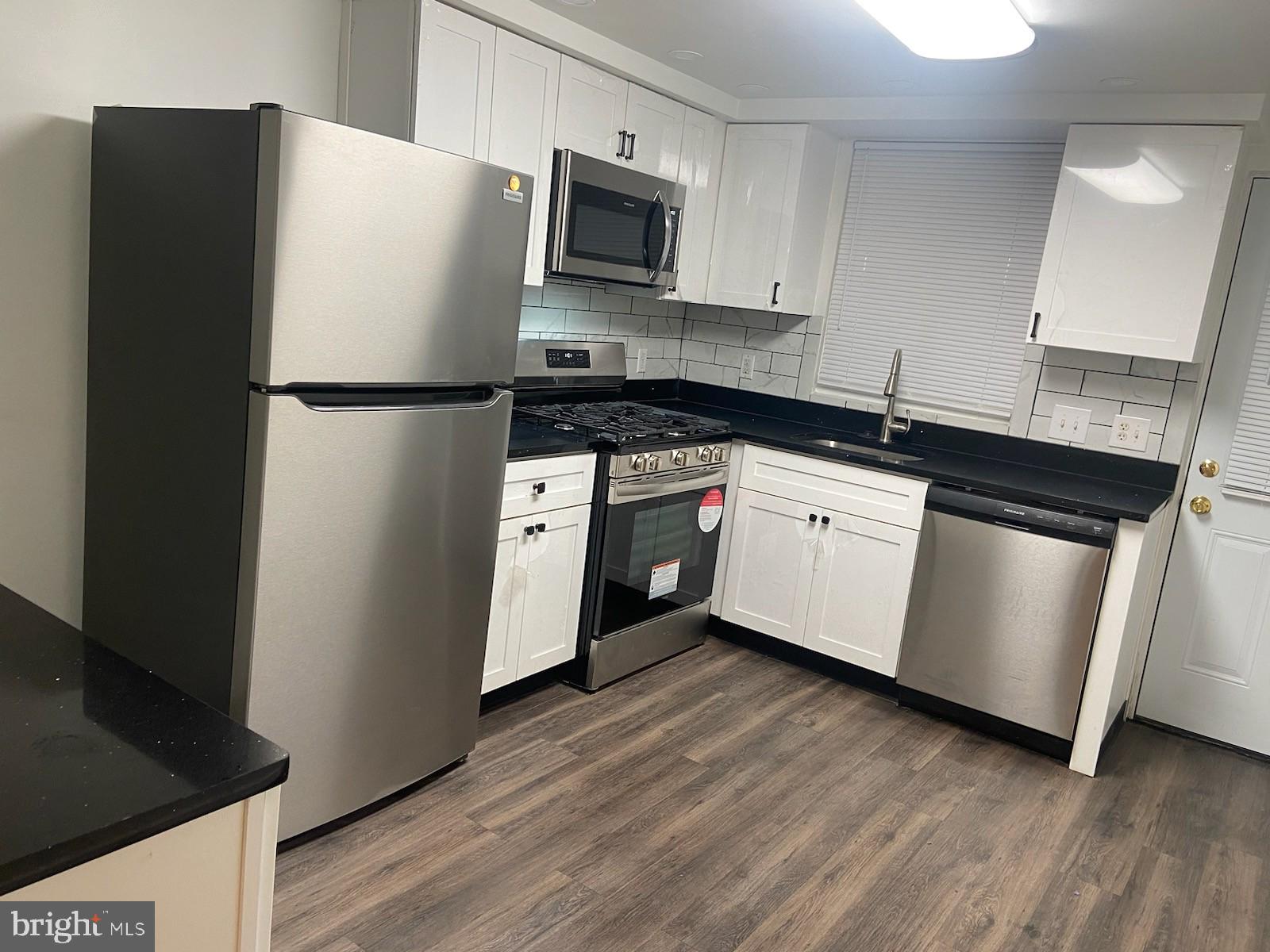 PORT RICHMOND - Residential