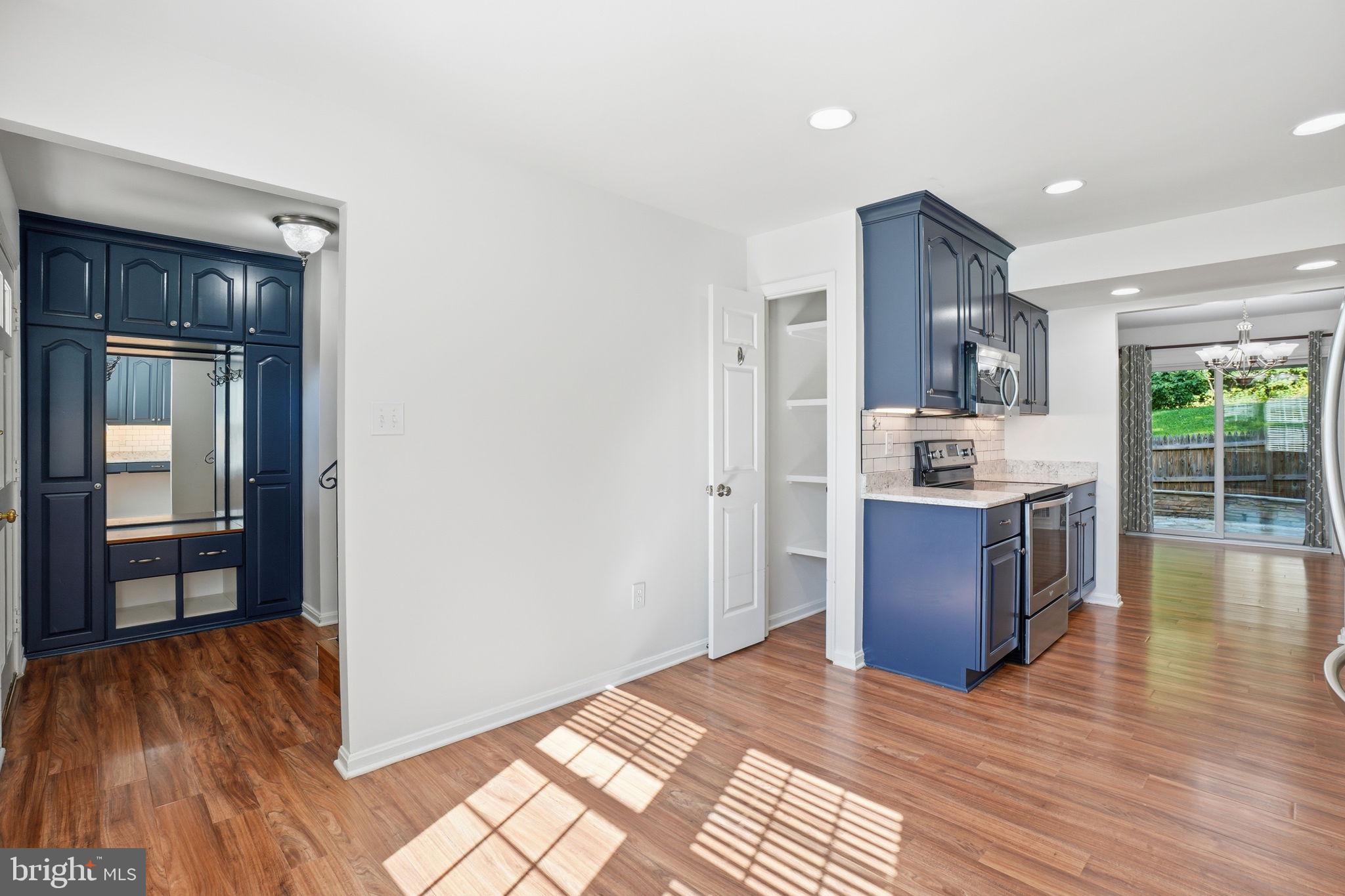 TOWNES OF ORANGE HUNT - Residential