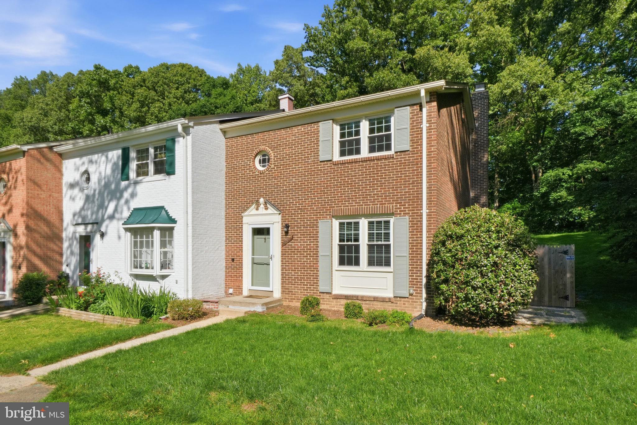 TOWNES OF ORANGE HUNT - Residential