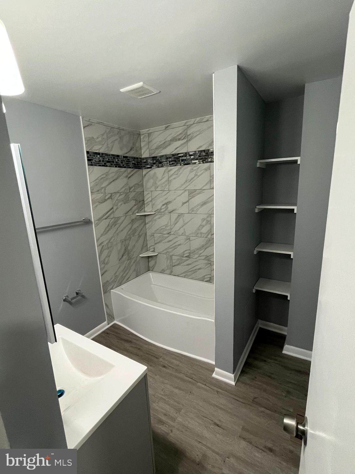 VILLAGE OF WILDE LAKE - Residential