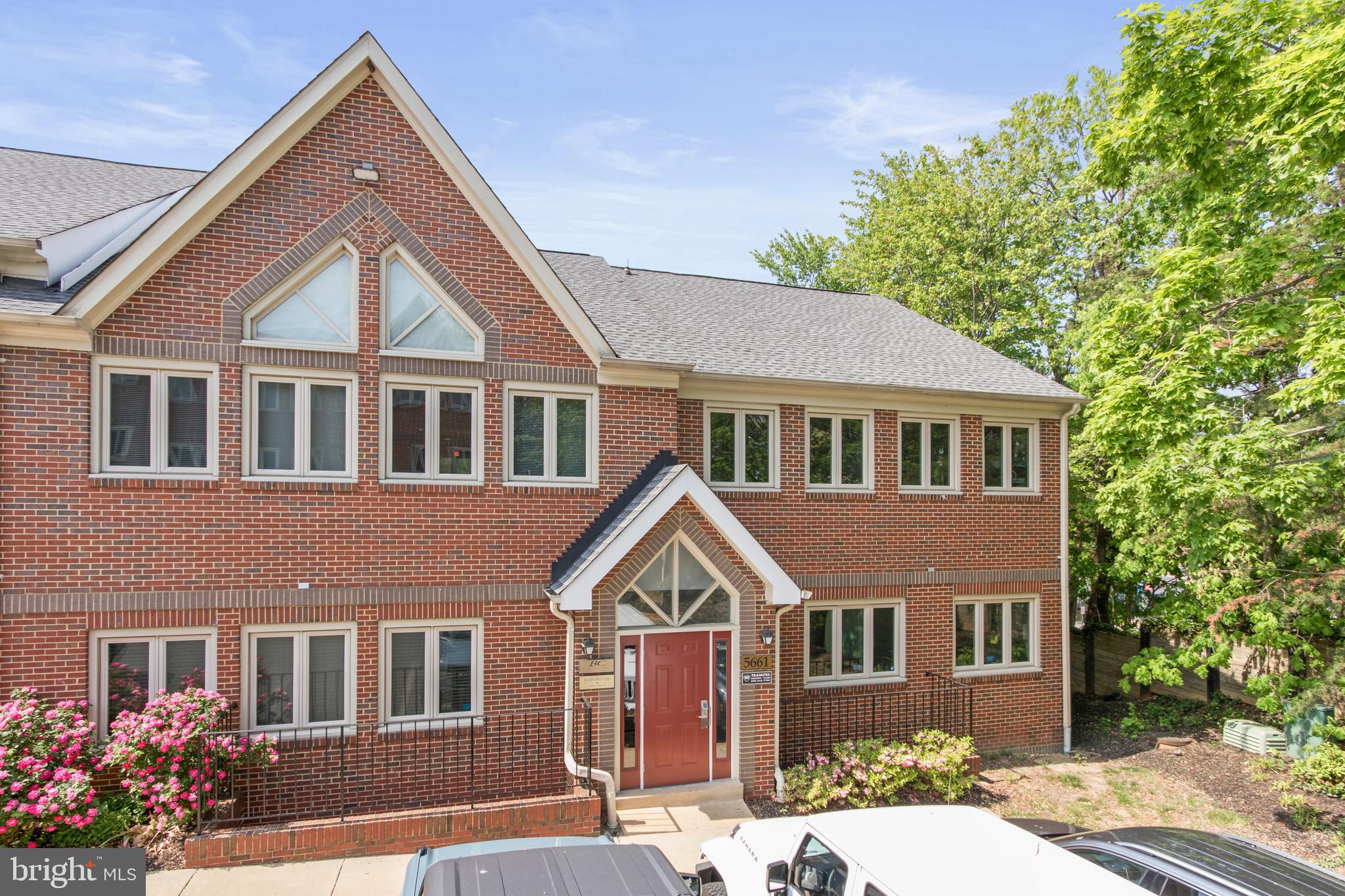 ROCK SPRING PROFESSIONAL CENTER - Commercial Sale