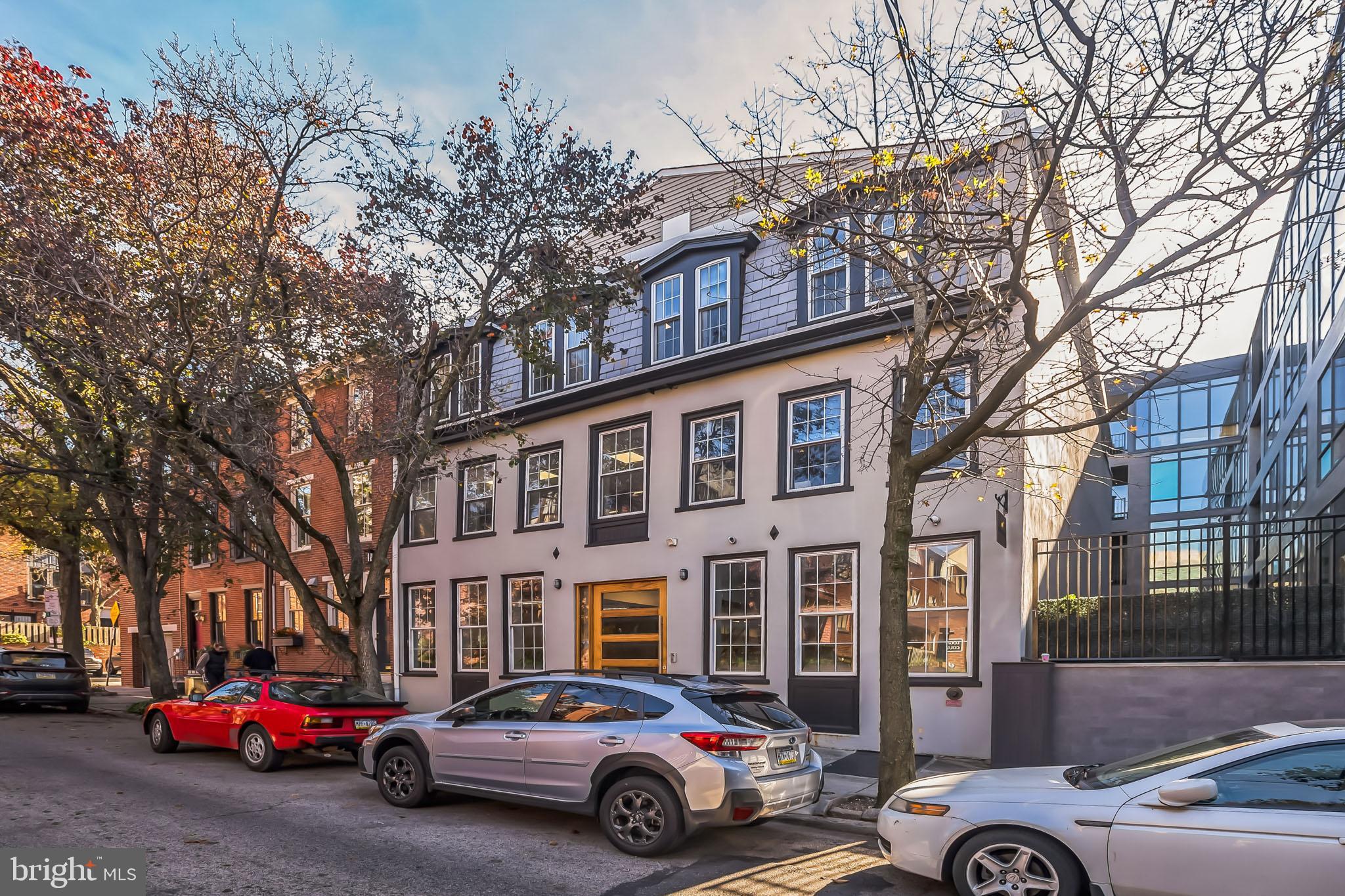 LOGAN SQUARE - Residential