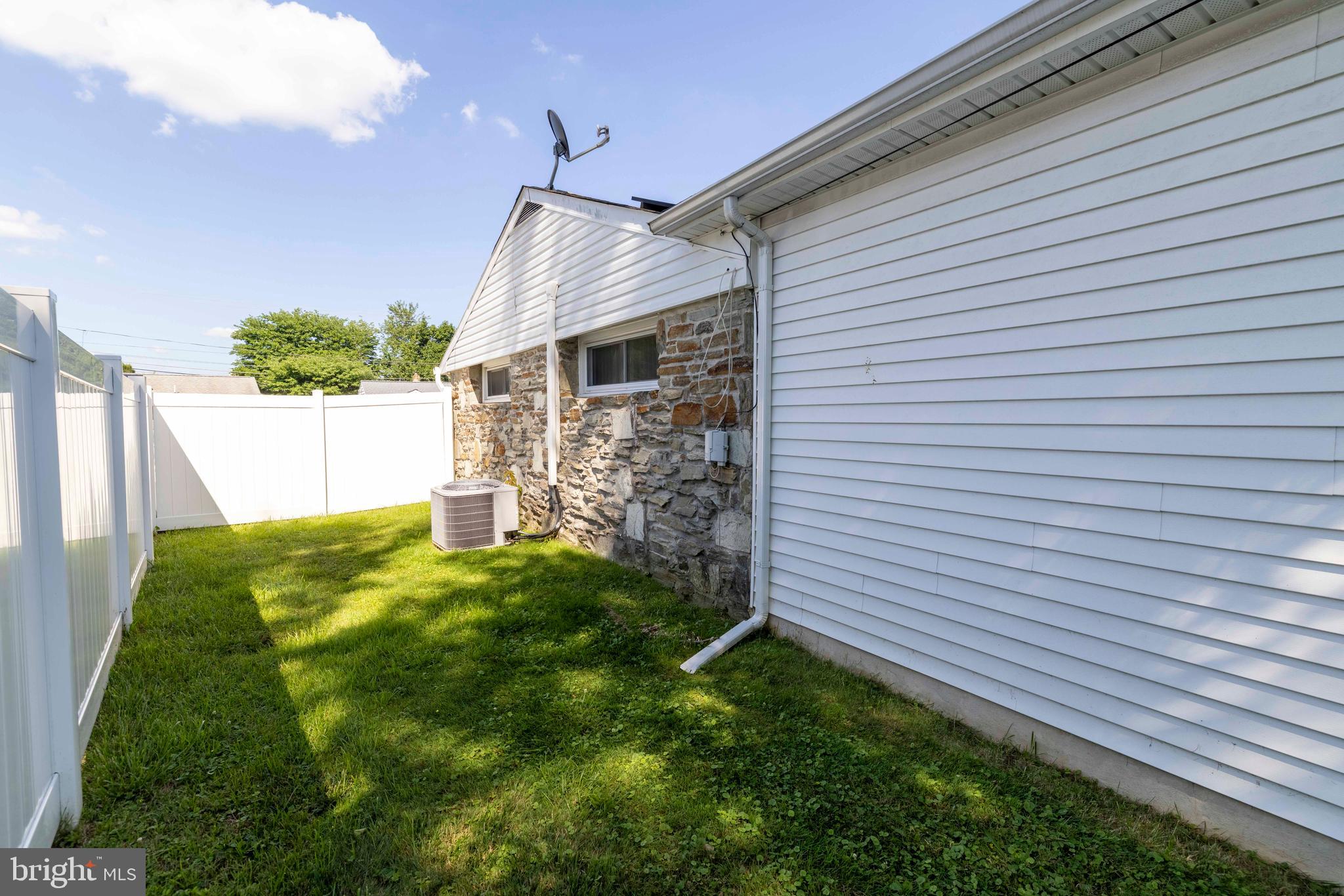 LAUREL BEND - Residential