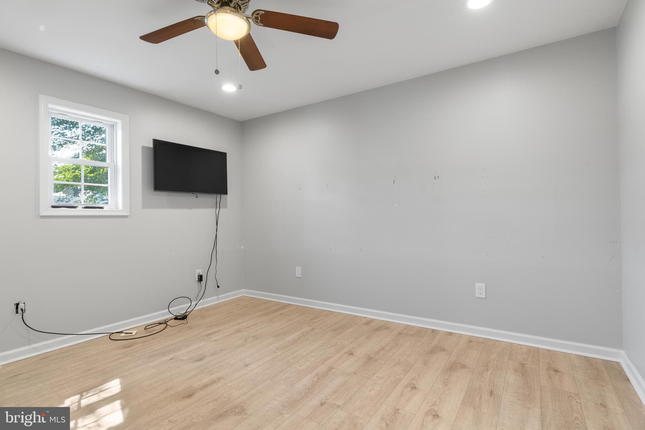 LAUREL BEND - Residential