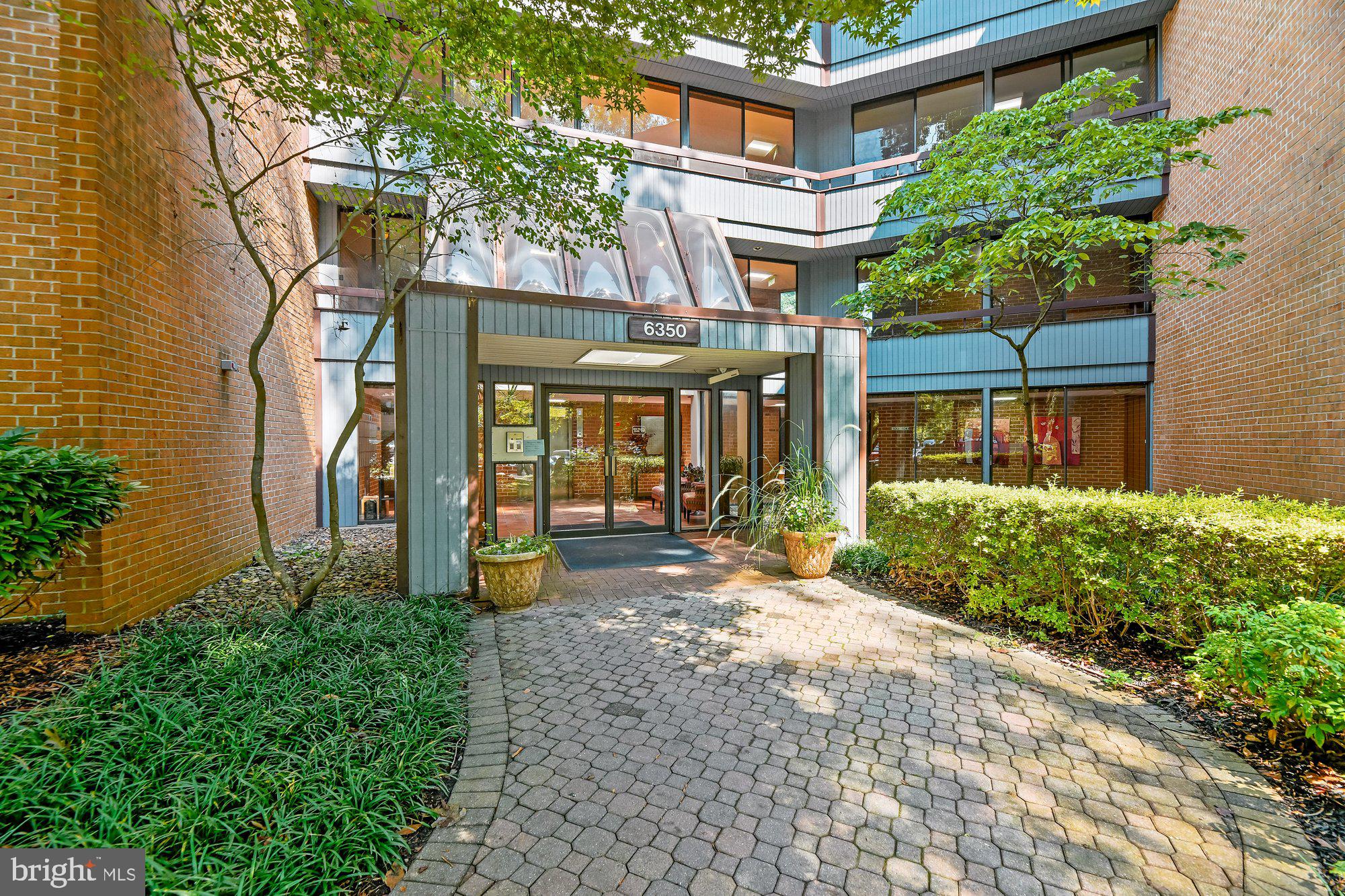 Desirable, spacious and light filled Penthouse condo! Enjoy this 2 Bedroom, 2 Bath, and open den with Cathedral ceilings, glass enclosed sunroom , recessed lighting, laundry room with washer, dryer and storage! Updated kitchen with table space and skylight. Secure elevator building, Gatehouse, Clubhouse and pool included! Welcome Home!