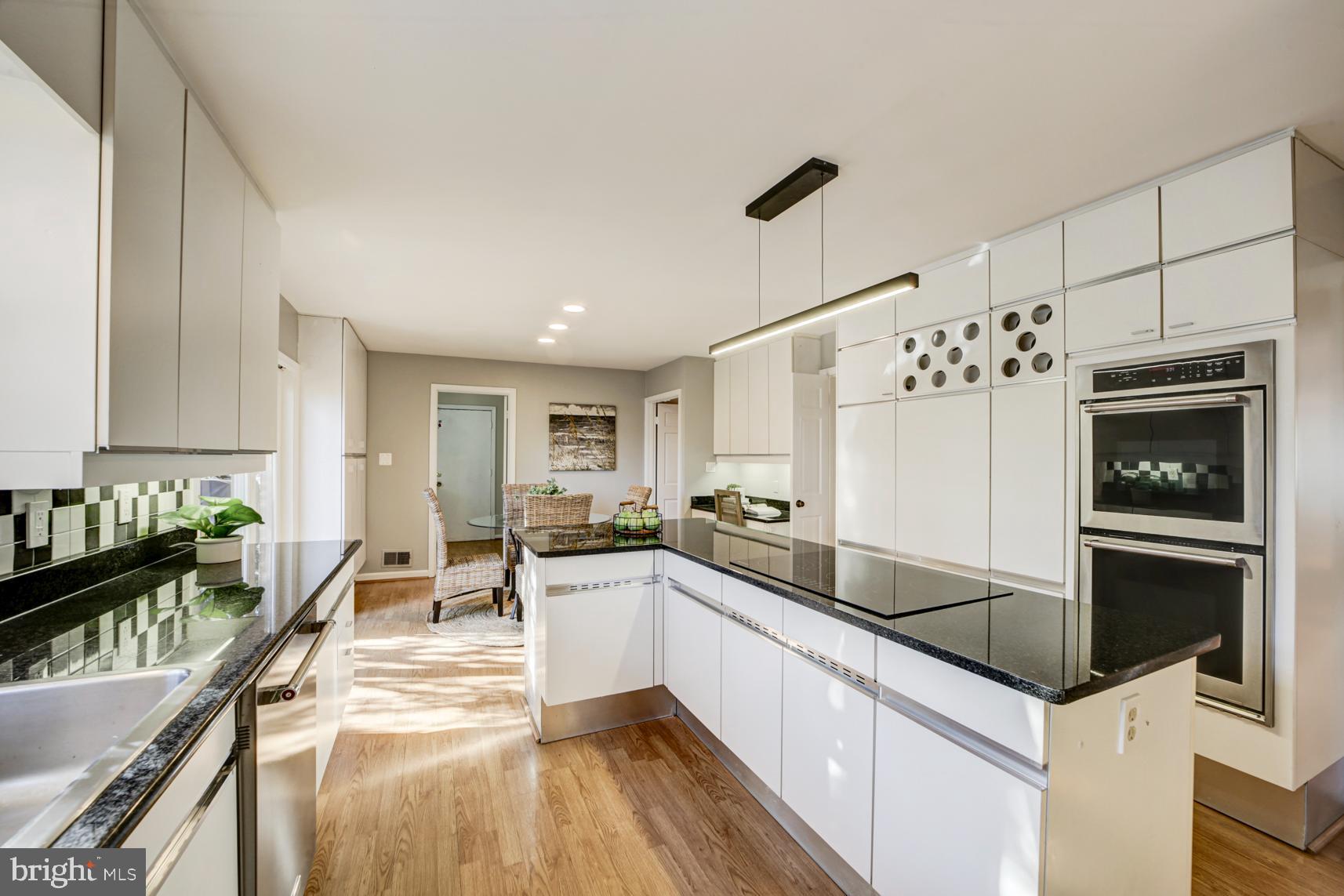 POTOMAC VILLAGE - Residential