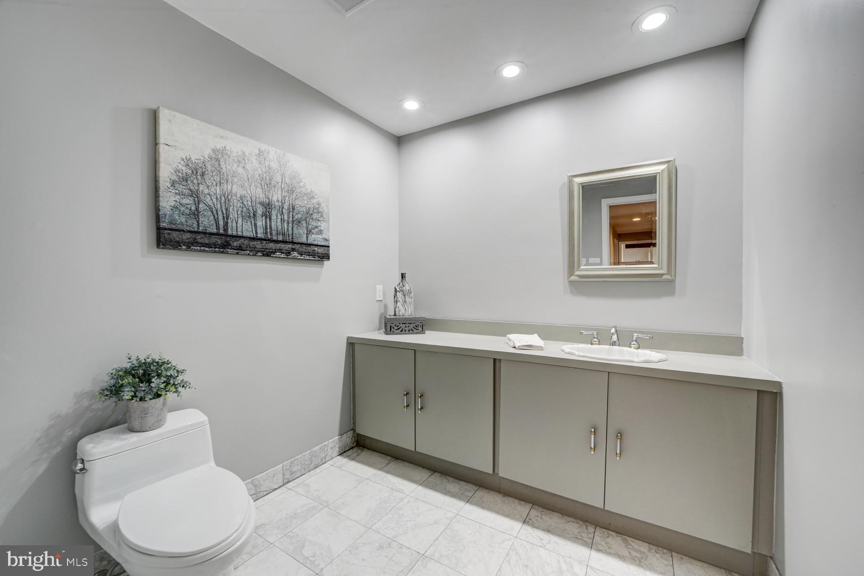POTOMAC VILLAGE - Residential