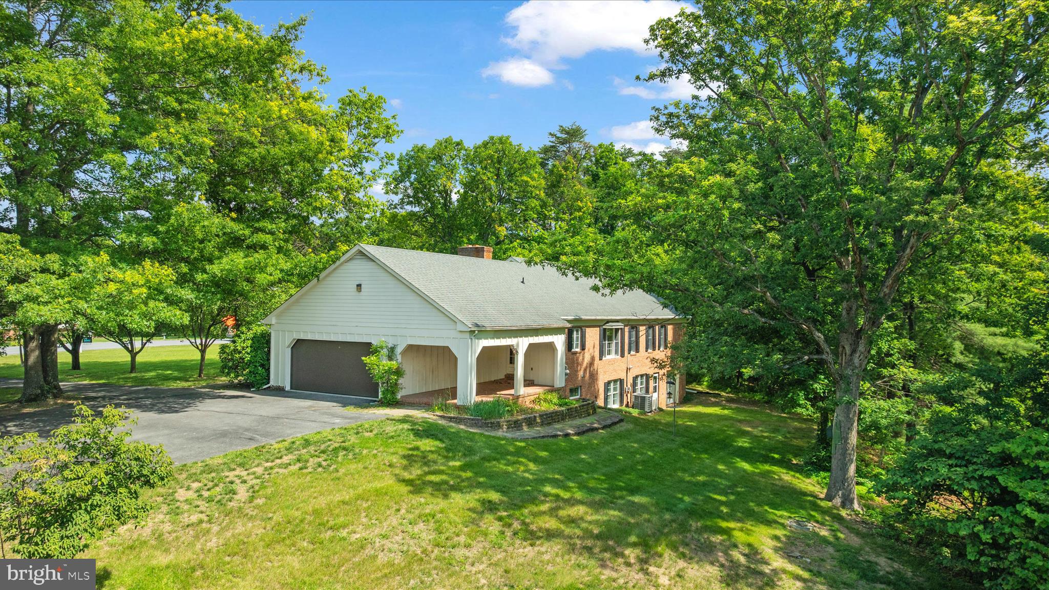 BRADDOCK HILLS ESTATES - Residential