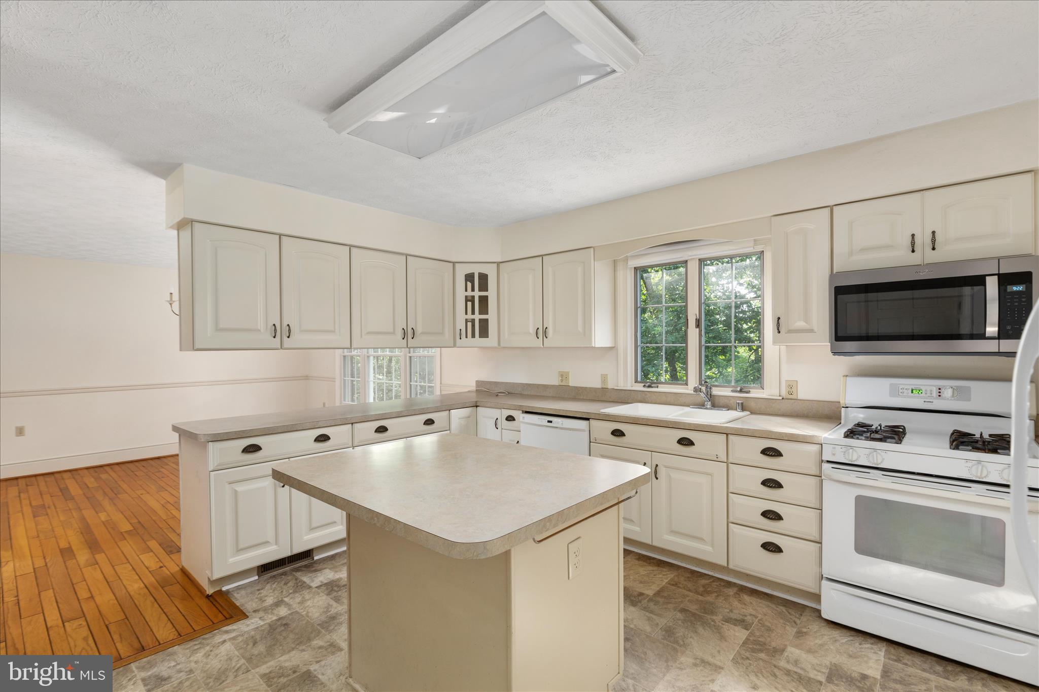 BRADDOCK HILLS ESTATES - Residential