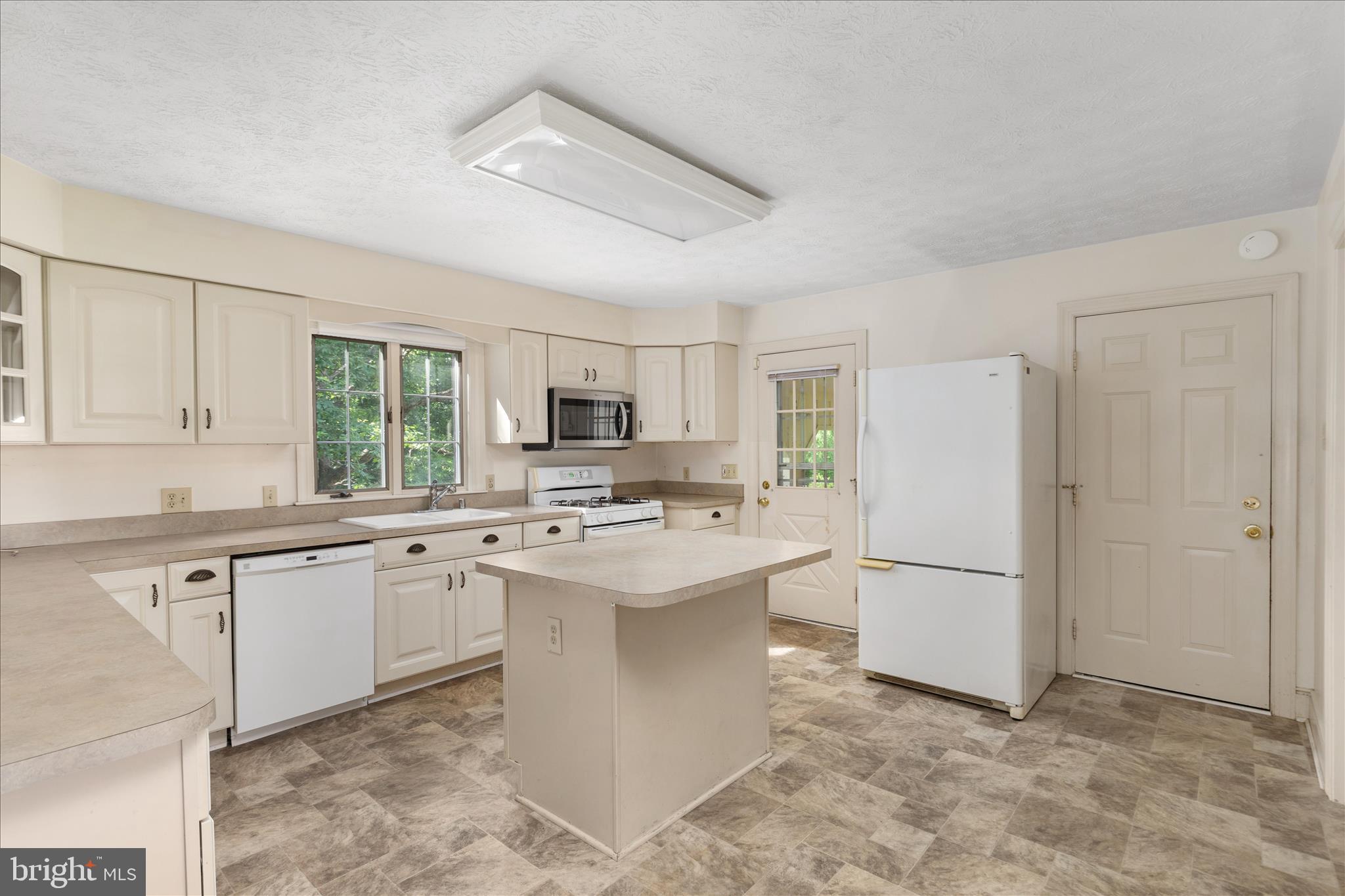 BRADDOCK HILLS ESTATES - Residential