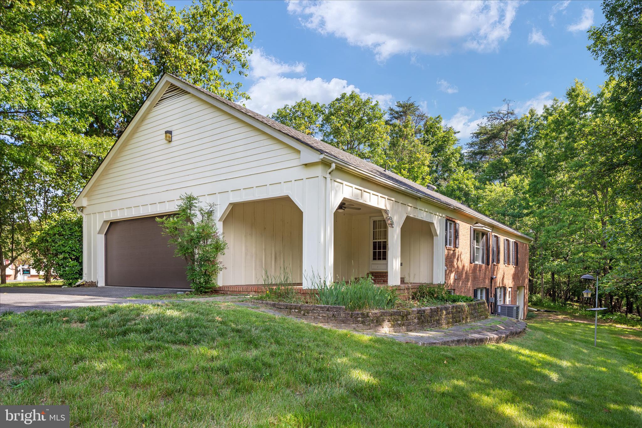 BRADDOCK HILLS ESTATES - Residential