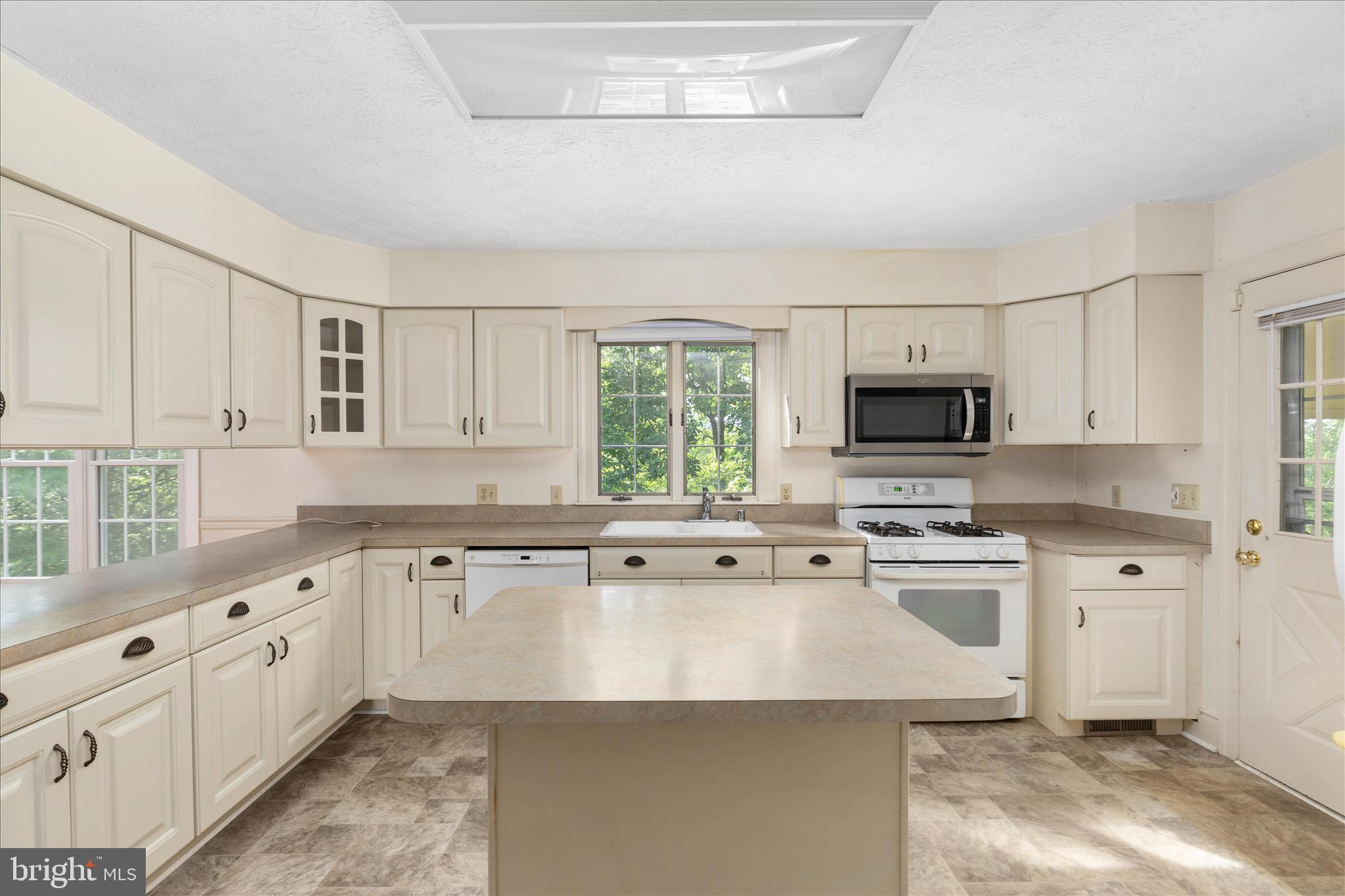 BRADDOCK HILLS ESTATES - Residential