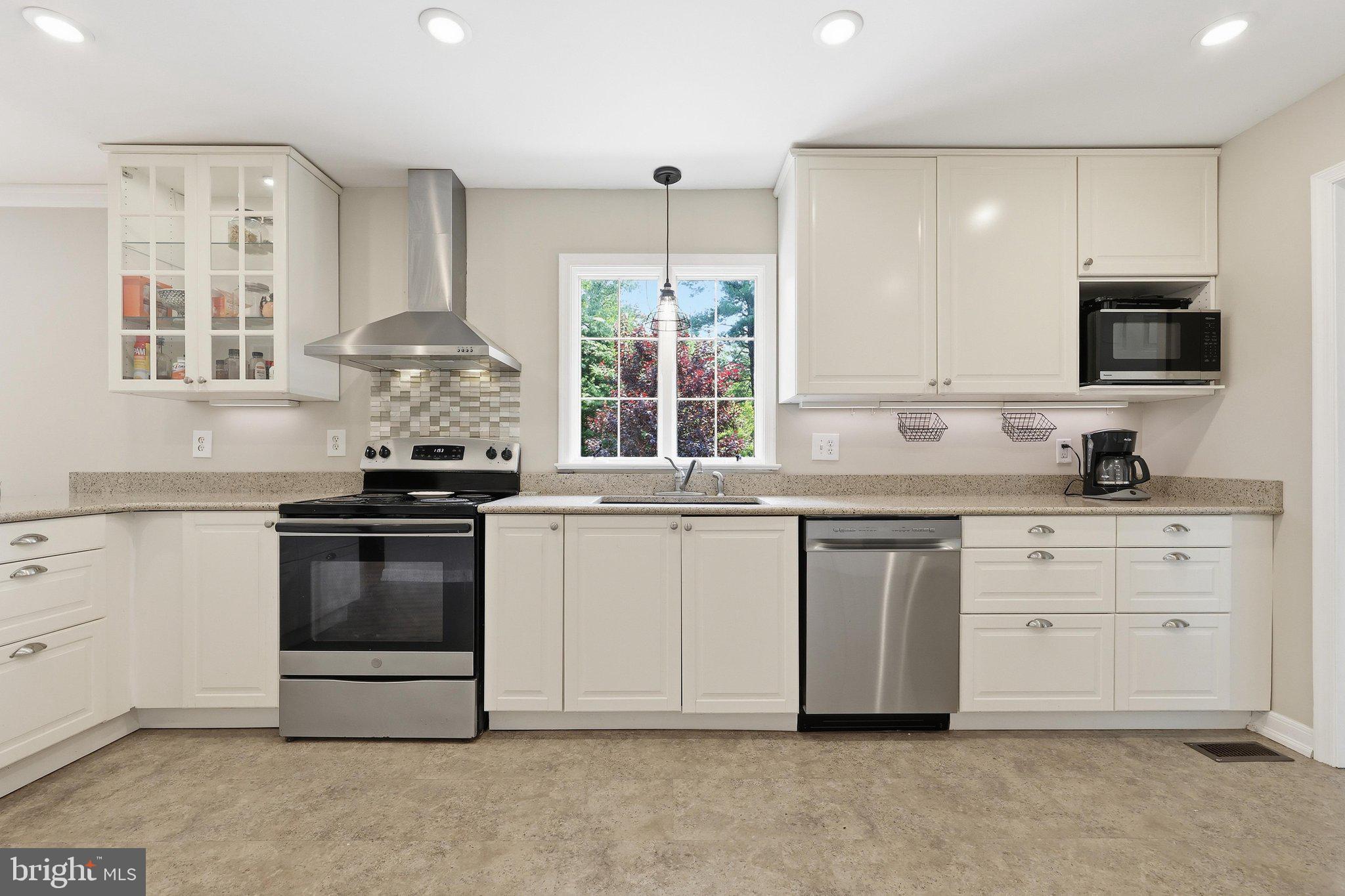 SKYLINE ESTATES - Residential