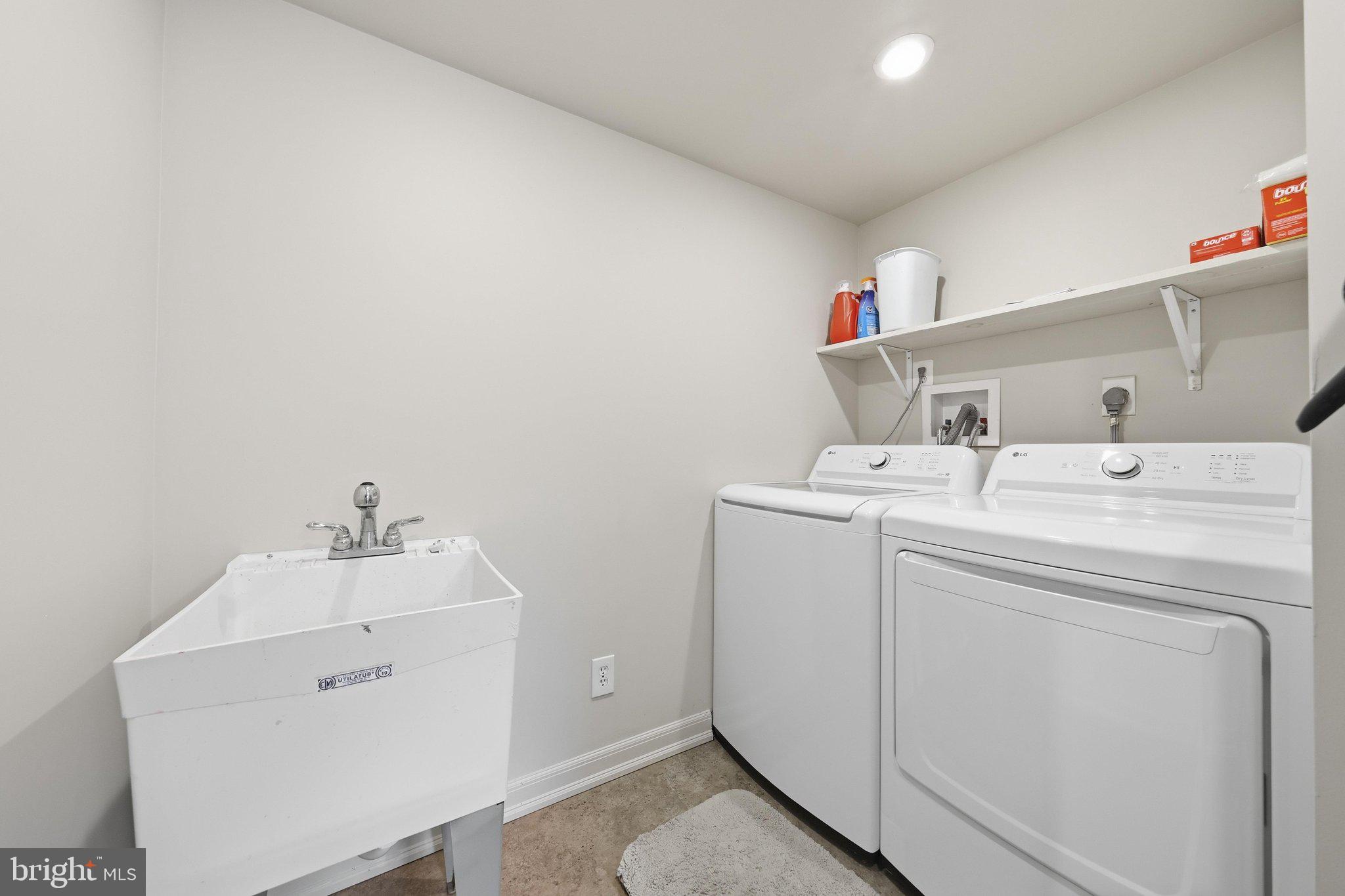 SKYLINE ESTATES - Residential