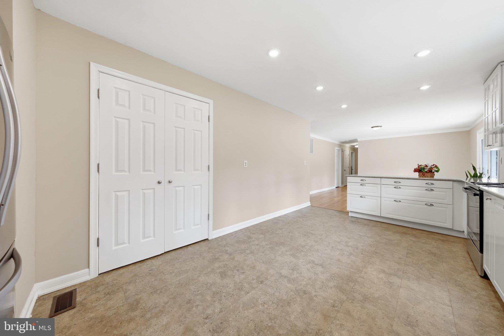 SKYLINE ESTATES - Residential